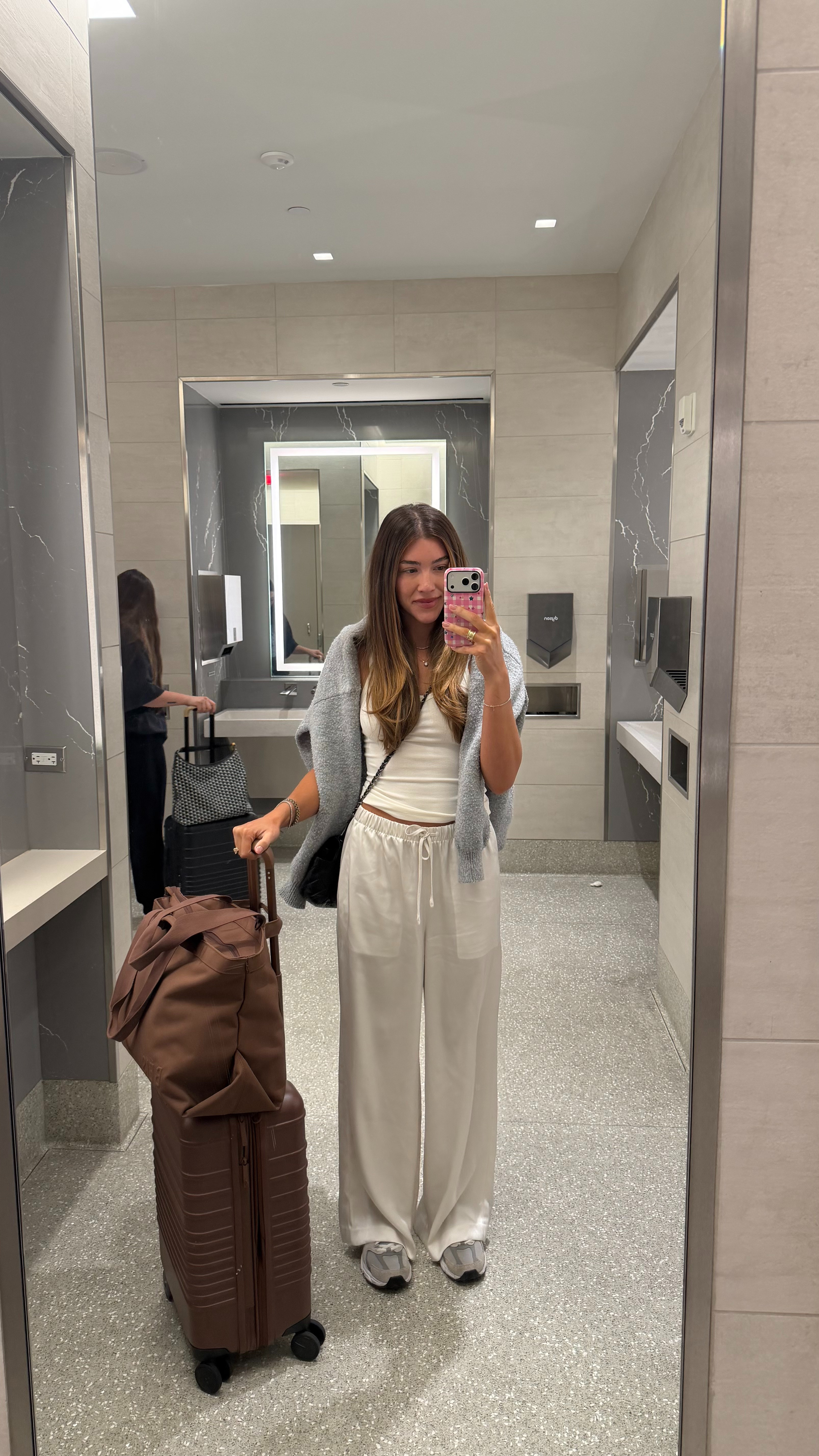 Easy & effortless airport outfit for fashion week!  

 #LTKNYFW #LTKootd #LTKTravel