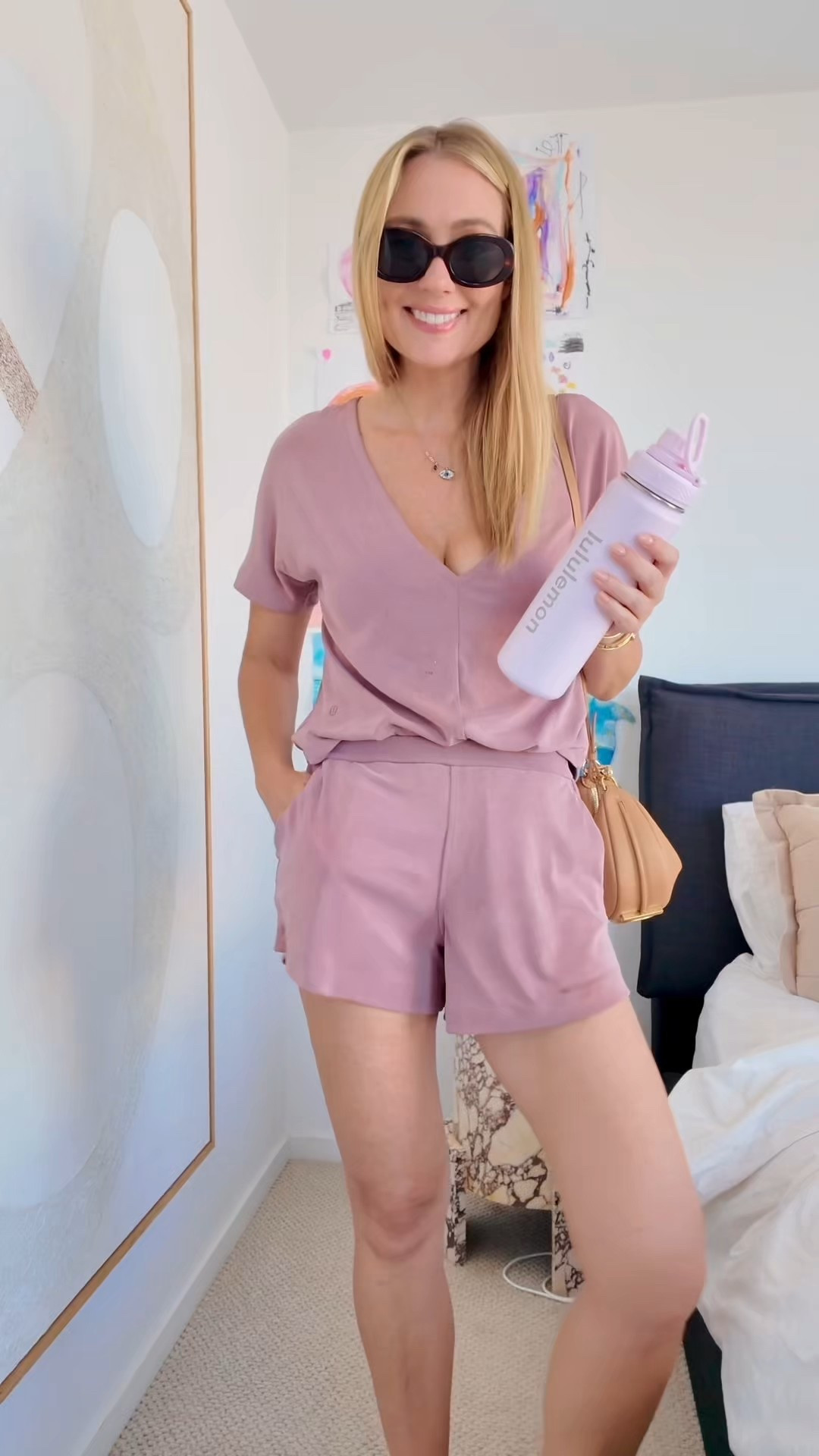 Wearing a size 8 AU for reference. So soft and so comfortable. Great basics that everyone needs close at hand. Love my lululemon 💕