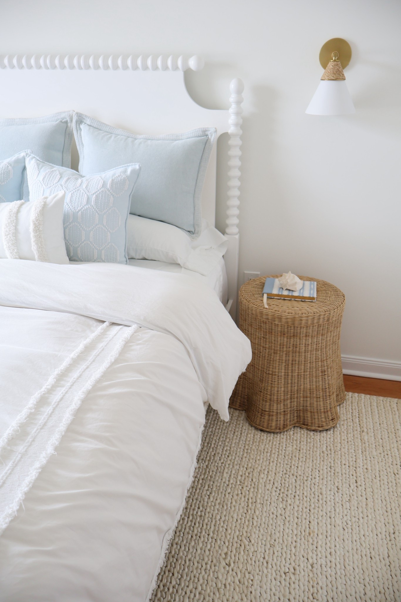 Added the Serena & Lily Moorea rug to our guest room 😍 it’s neutral tone and soft texture made it a great fit for this space 

#LTKHome #LTKSaleAlert #LTKStyleTip