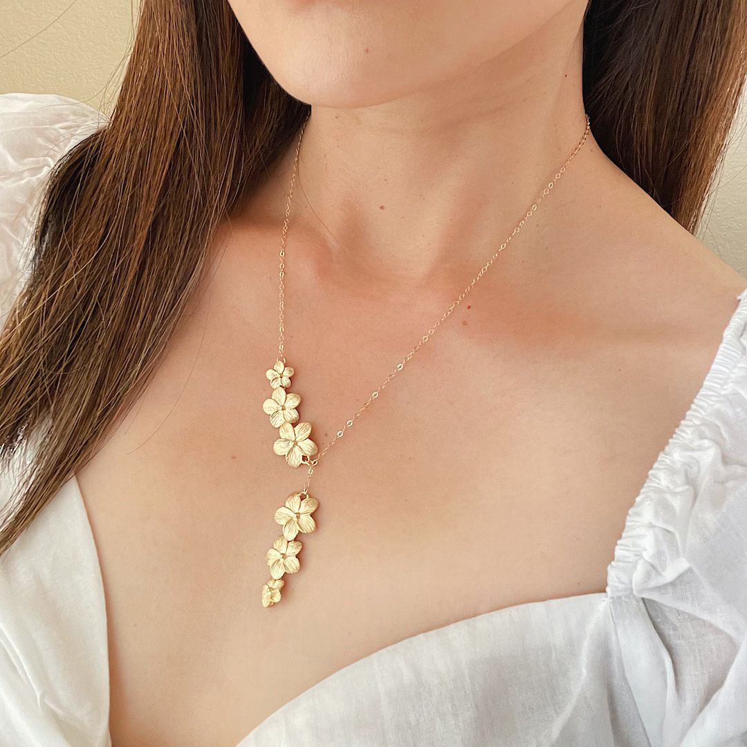 Gold Plumeria Lariat Necklace - Gold Plumeria Necklace, Plumeria Flower Necklace, Gold Necklace, ... | Etsy (US)