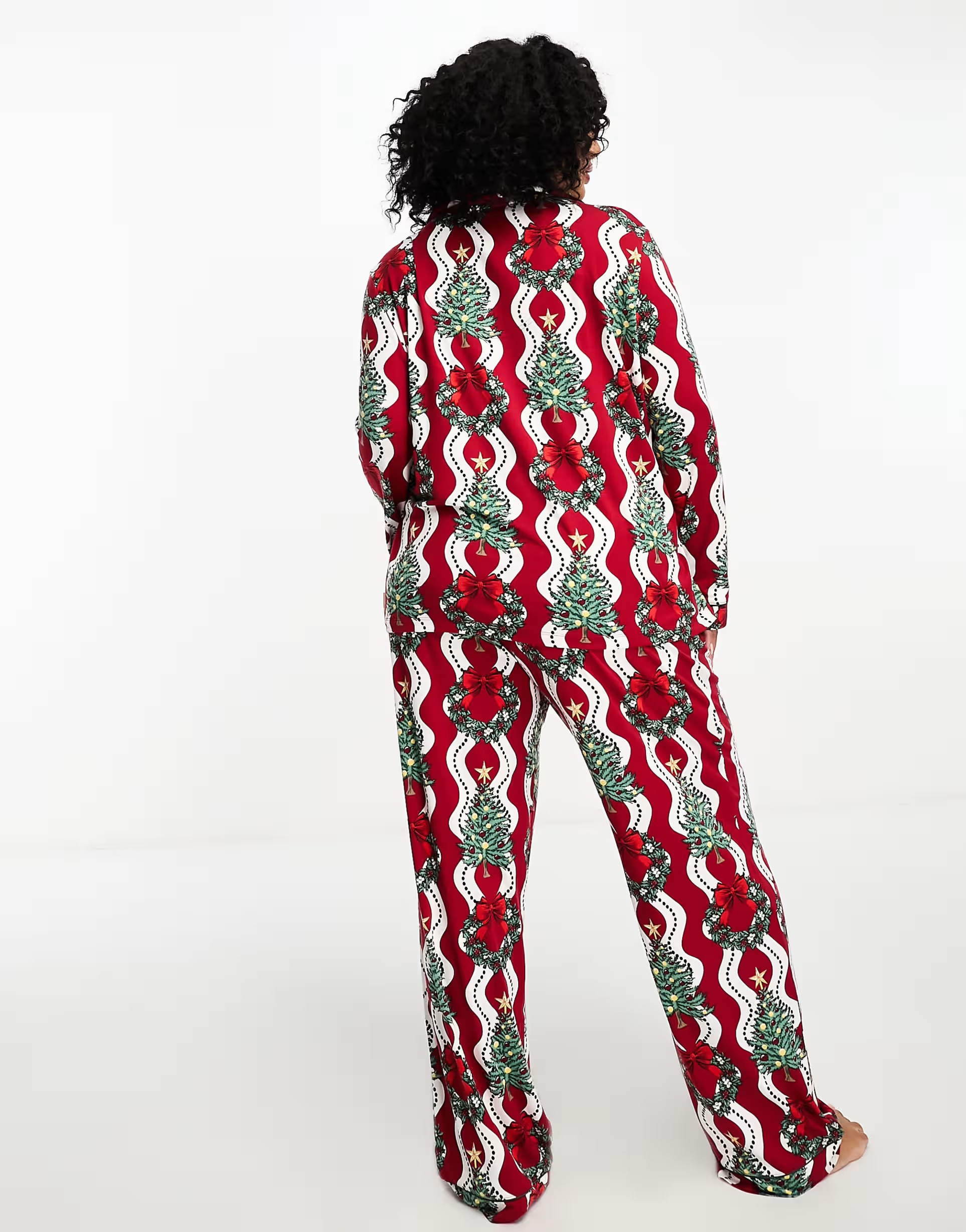Chelsea Peers Curve Christmas print pajama set in multi | ASOS (Global)