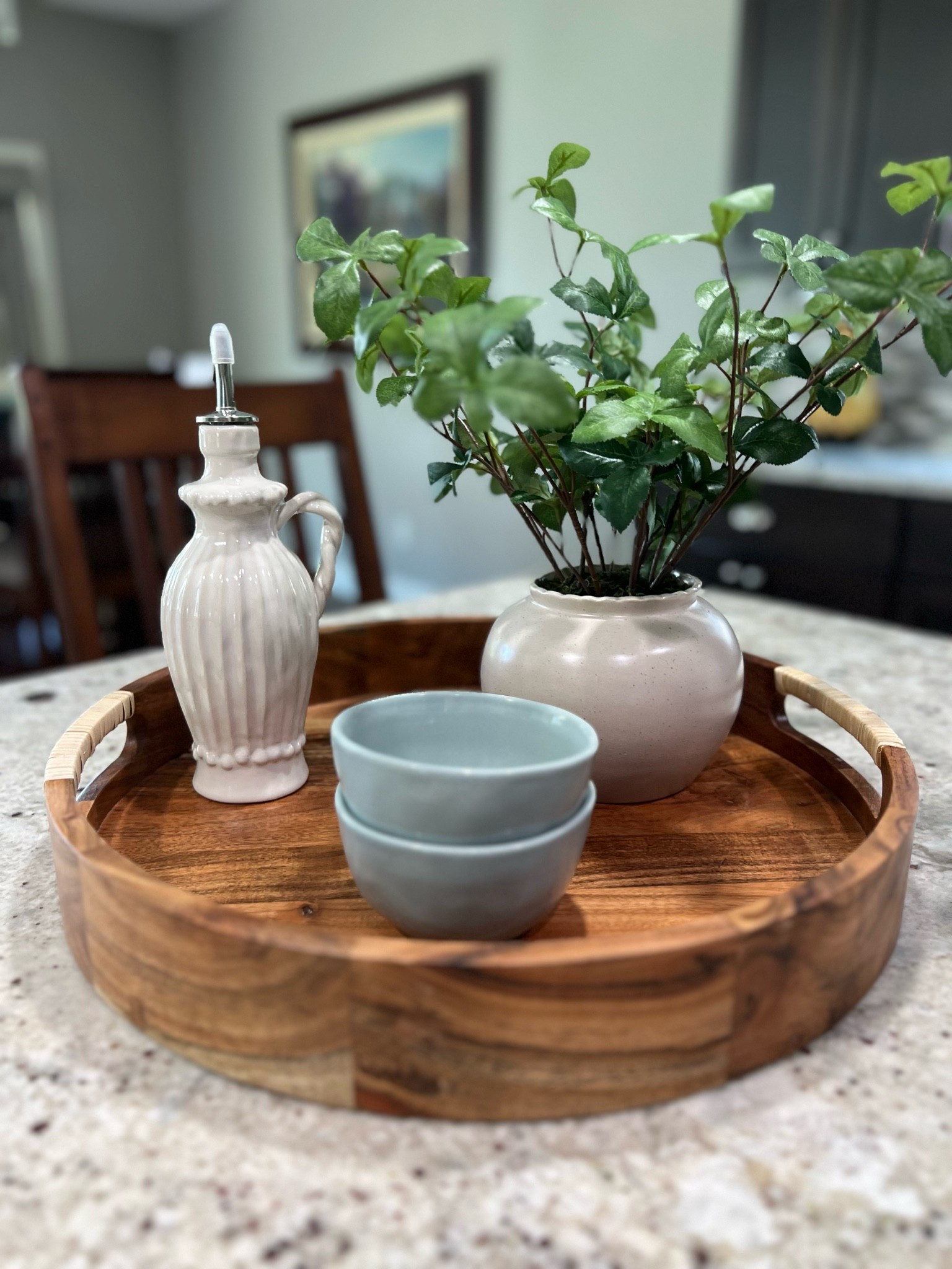 Tray & Decor

Perfect for your kitchen island -these Target finds add a pop of color to your kitchen space. 🎯

#LTKmomlife #LTKSeasonal