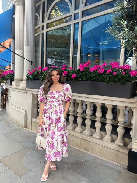 Abercrombie & fitch dress. Modest dress, maxi dress, Summer outfit, pink floral maxi dress with pockets, summer outfit ideas, spring, casual outfit, everyday look, chic style, classy outfit, outfit ideas, outfit inso, style inspo #sarahnaja #classyoutfit #styleinspo #outfitideas #spring #springoutfit #springinspo
#Itku #ootd #Itkfit #Itkfind #Itkstyletip #Itkeurope
#LTKunder100

#LTKU #LTKeurope