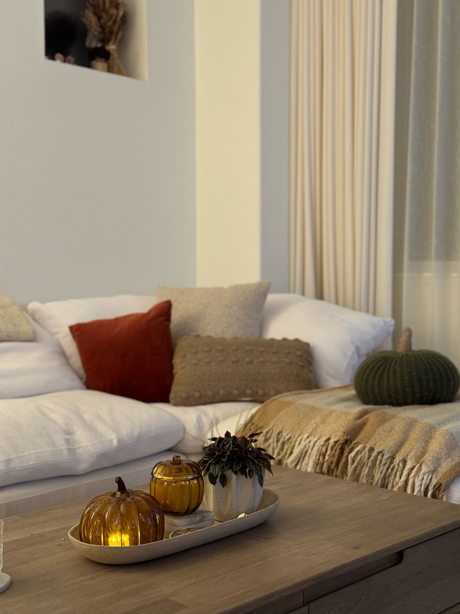 Getting cozy for Fall😌🍂🍁

#LTKFamily #LTKSeasonal #LTKHome