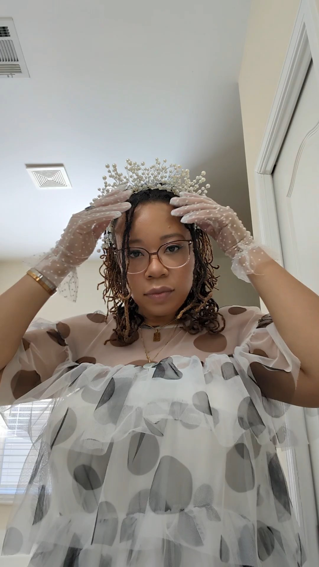 GRWM while I bring life to my tresses. 💁🏽‍♀️

#LTKgrwm #LTKMidsize #LTKValentine