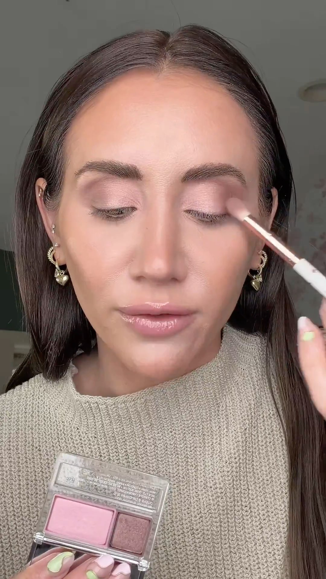 the two shade shimmer eyeshadow duo that gives a gorgeous everyday eye look with zero effort — strawberry fudge is soft pink shimmer paired with rich brown shimmer, buildable, long wearing, crease and fade resistant and safe for sensitive eyes and contact lens wearers.
#clinique #eyeshadow #eyeshadowduo #shimmereyes #everydaymakeup

clinique all about shadow duo eyeshadow strawberry fudge
two shade shimmer eyeshadow duo for an effortless everyday eye look, soft pink and rich brown shimmer eyeshadow duo buildable and long wearing, clinique all about shadow duo strawberry fudge review, crease and fade resistant shimmer eyeshadow duo safe for sensitive eyes and contact lens wearers 2026, best shimmer eyeshadow duo for an easy everyday eye look 

 #LTKBeauty