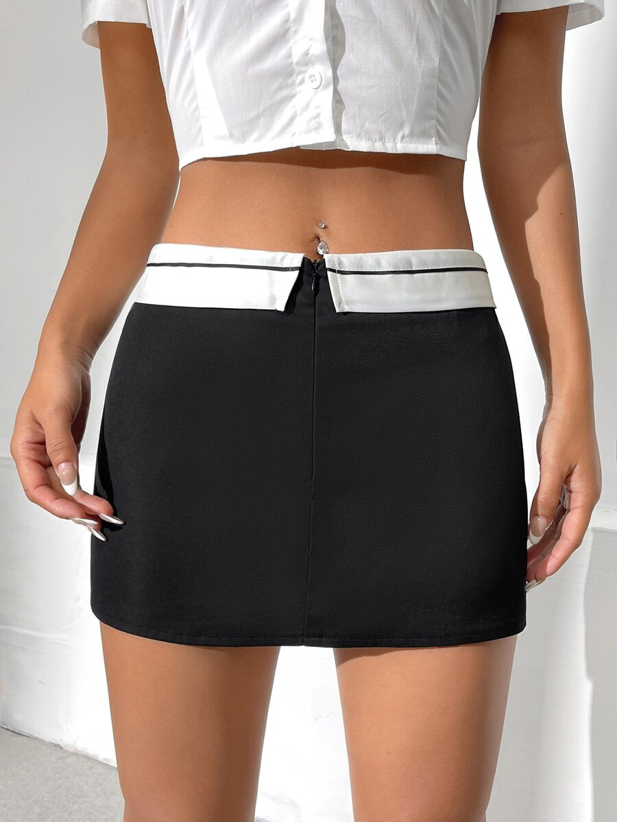 SHEIN EZwear Reverse Waistband Contrast Trim Zip Fly Skort | SHEIN