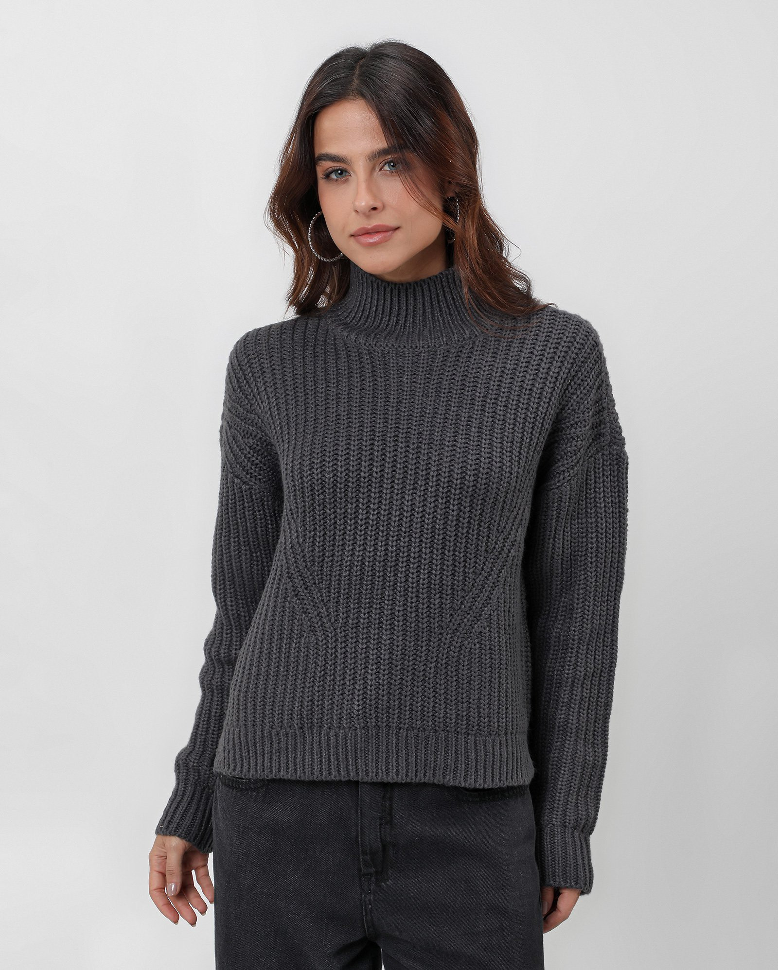 Blusa feminina de tricot trançado com gola alta branca - Cinza Escuro |  Pool by Riachuelo | Riachuelo (BR)