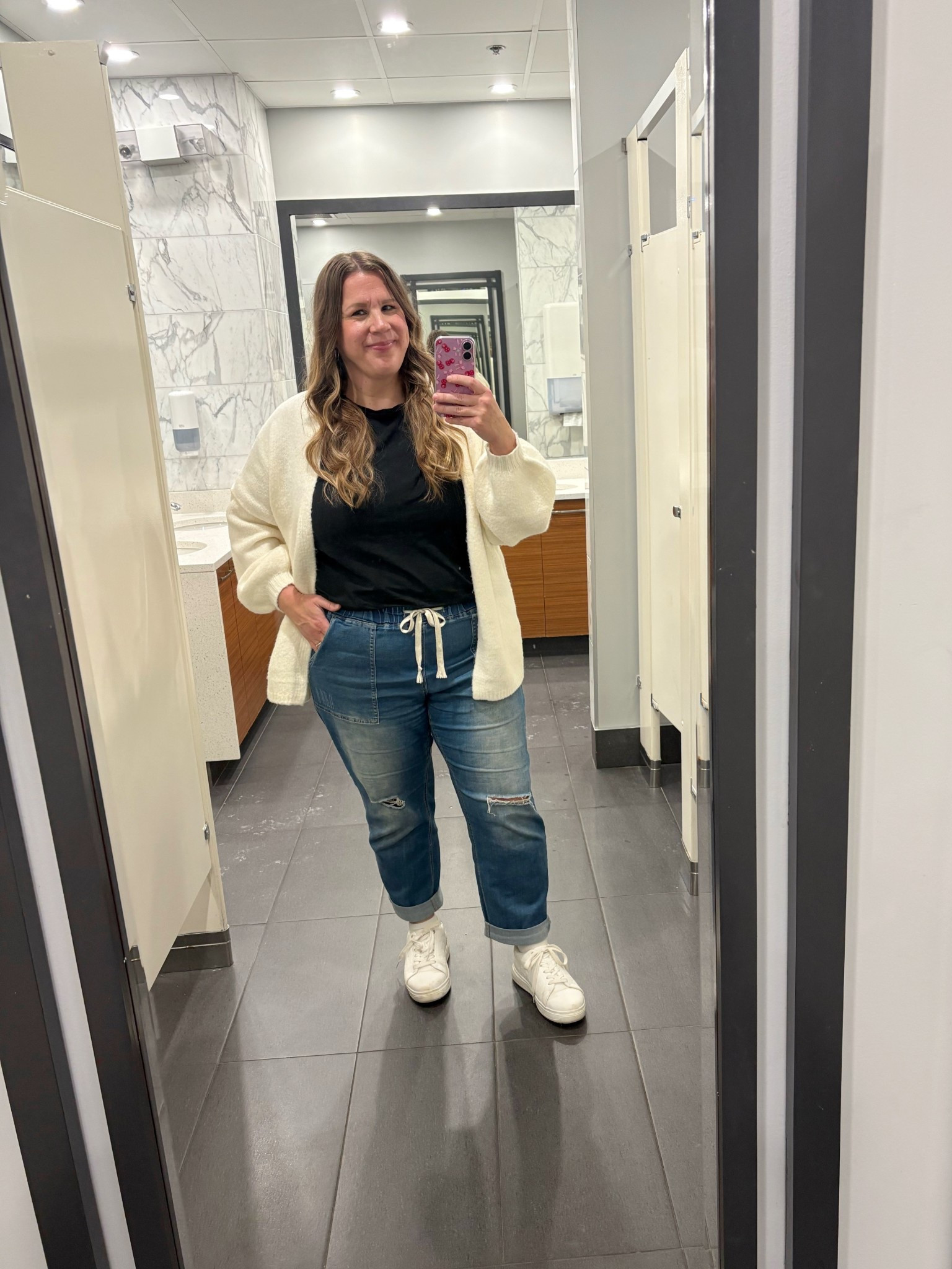 New cardigan along with my comfy jogger jeans and gold hoop earrings (all Amazon!)



#LTKmidsize #LTKcurves