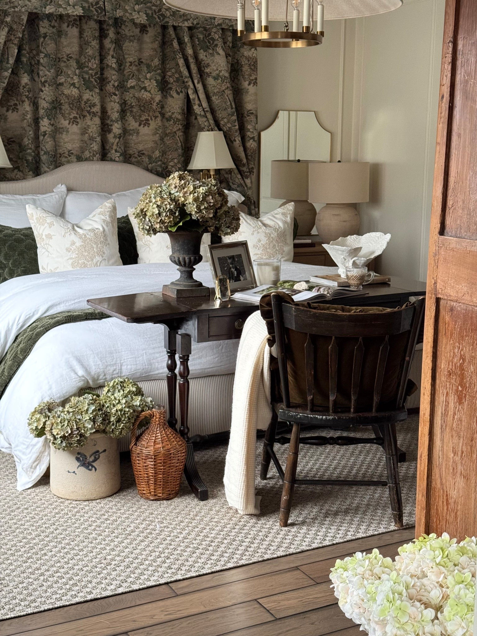 Shop my bedroom 🤍🛏️

#LTKstyletip #LTKhome #LTKsummer