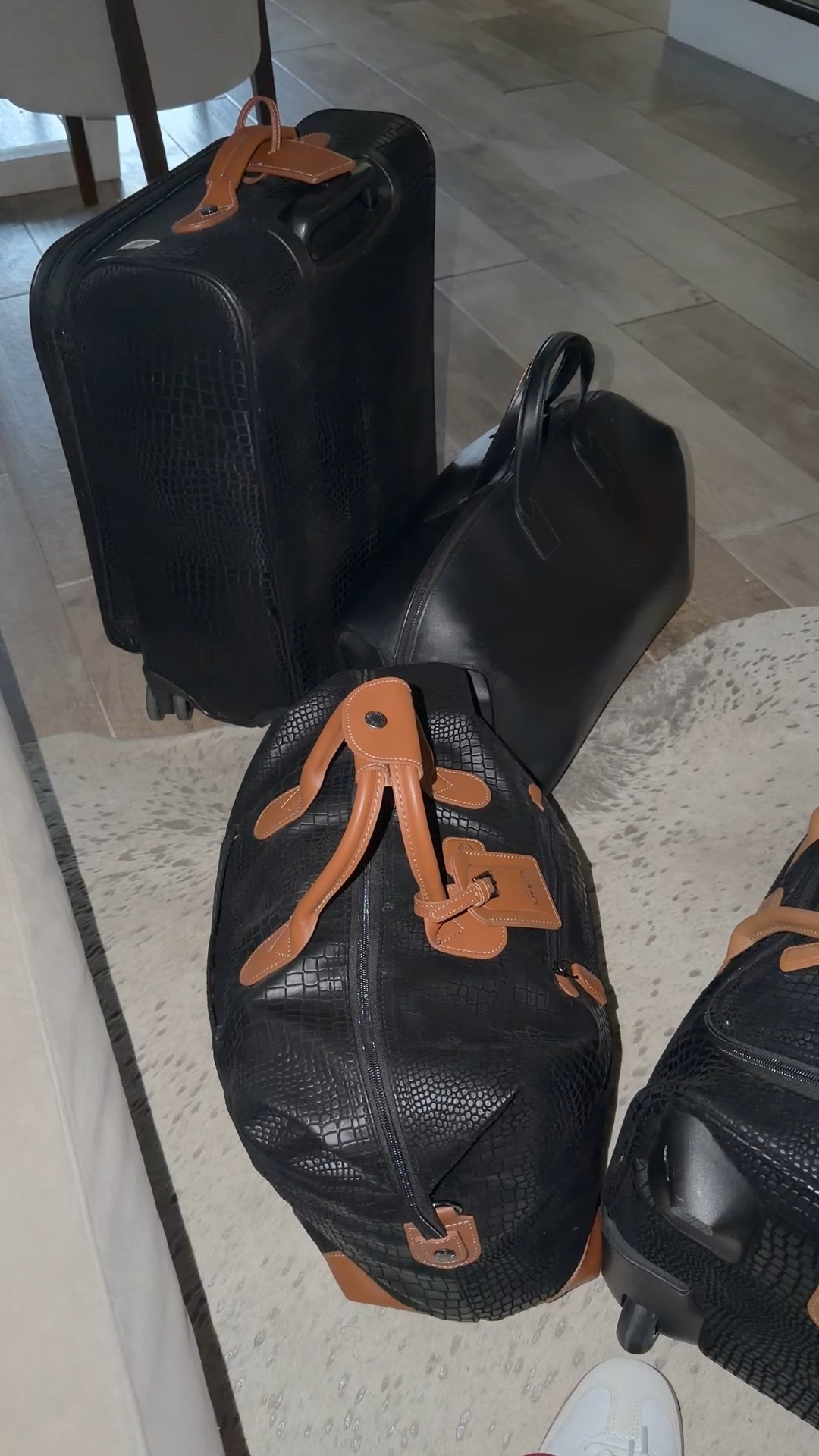 And we’re off ✈️ Guess where we’re headed!

#travel #luggage #carryon #travelessentials #baggage #personalitem

#LTKMens #LTKGiftGuide #LTKTravel