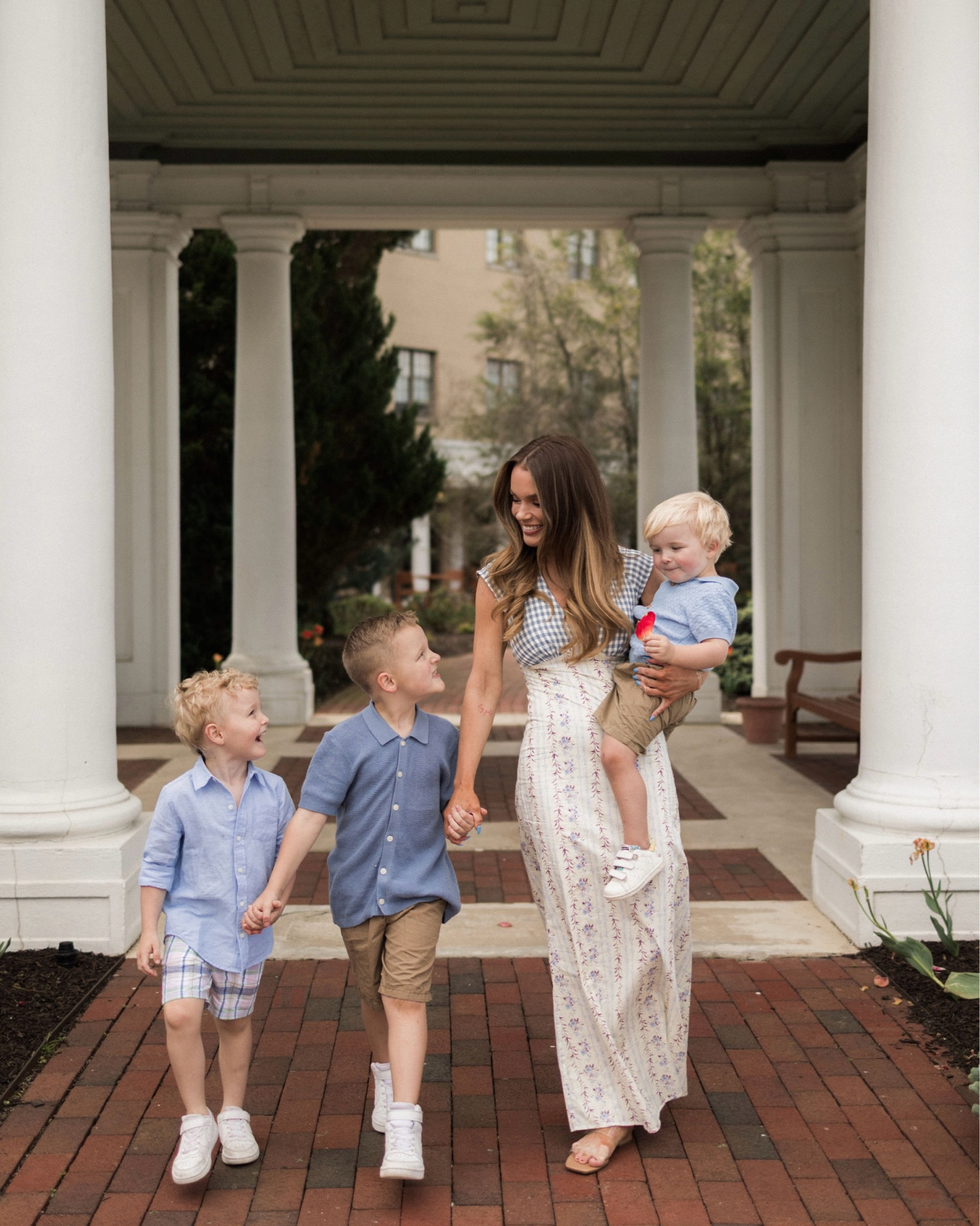Family photo outfits! 

#LTKmomlife #LTKMothersDay #LTKootd