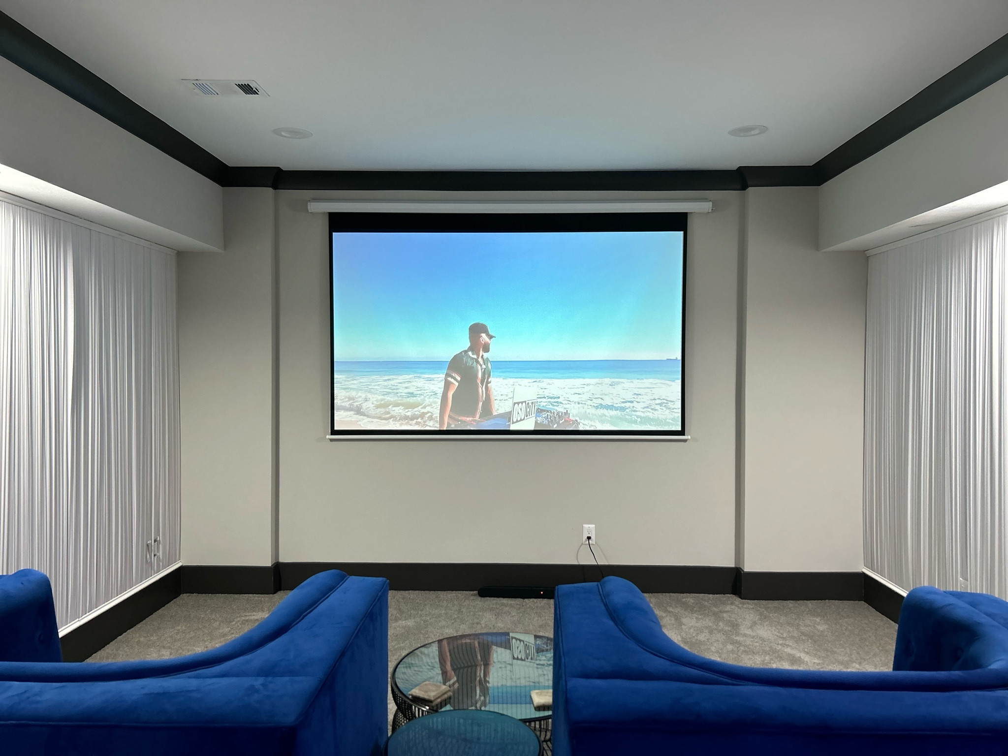 Who’s ready for Netflix and chill? #HomeTheater #Movienight