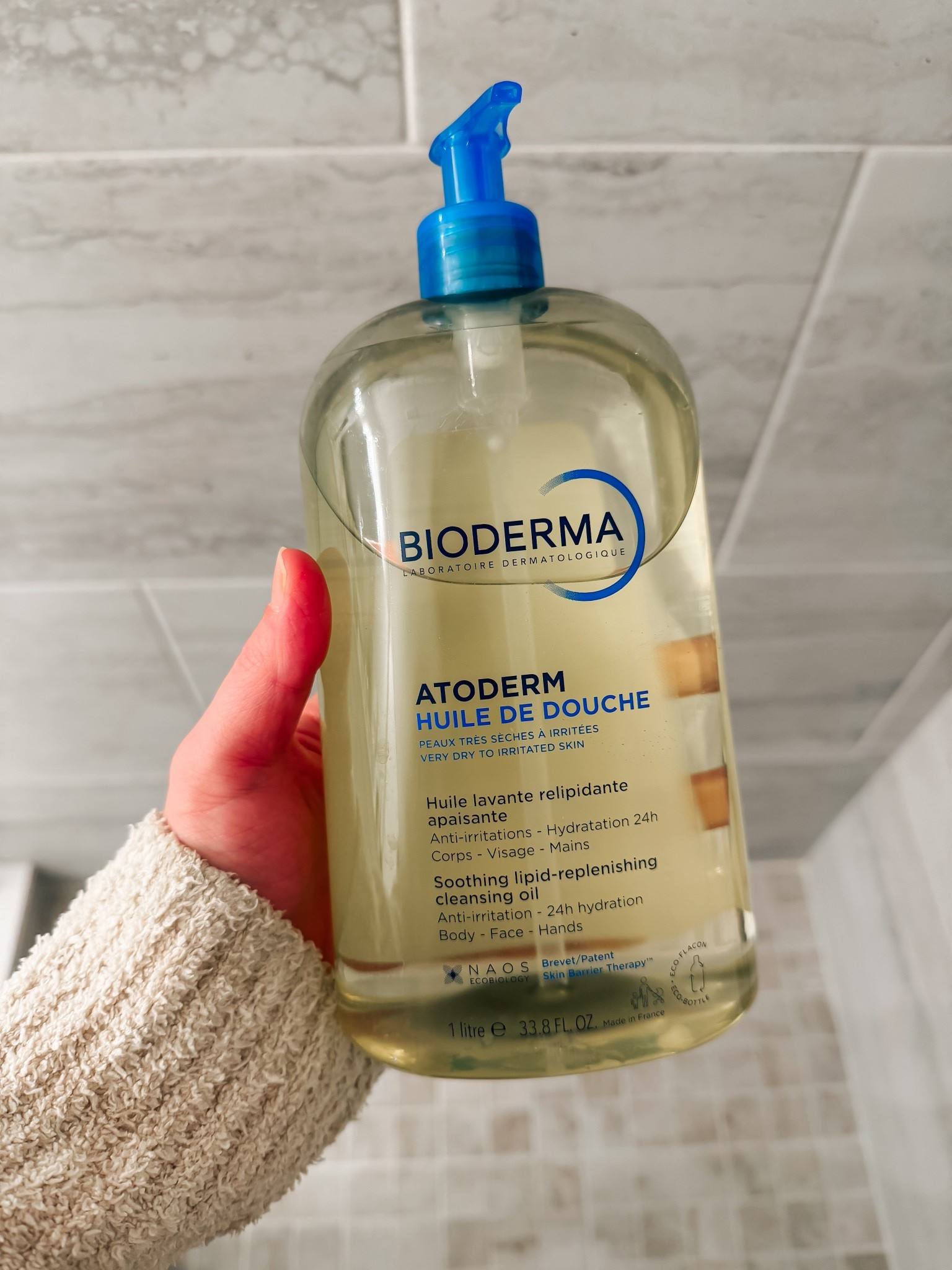 The absolute BEST cleansing oil that has completely saved my dry, winter skin! It feels heavenly and will keep your skin super hydrated 👏🏼 13/10 recommend!!!

#LTKBeauty #LTKselfcare #LTKFindsUnder50