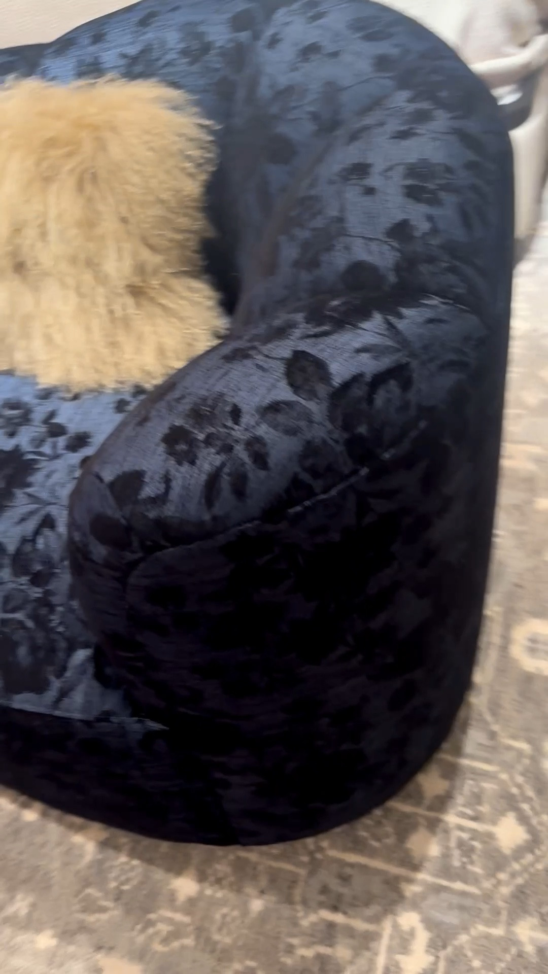 #daybed #bench #chaise

#LTKHome #LTKValentine