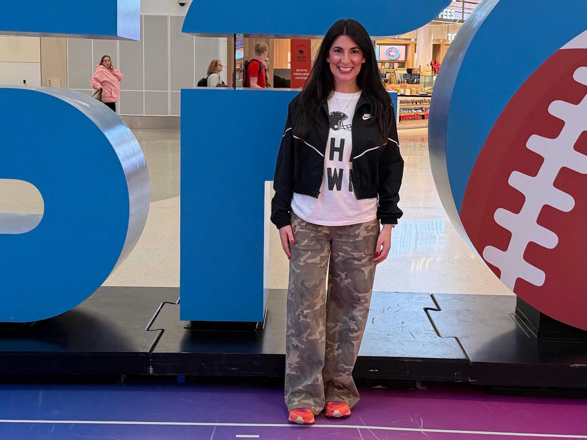 Jet setting Casual ✈️ 🏈 #superbowl2026 #airport #travelwear 

#LTKdayinmylife #LTKOver40 #LTKPetite