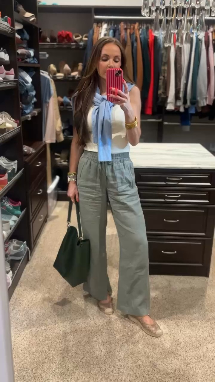 Kids were off school yesterday so this was the perfect outfit for kid outings! 

#LTKdayinmylife #LTKgrwm