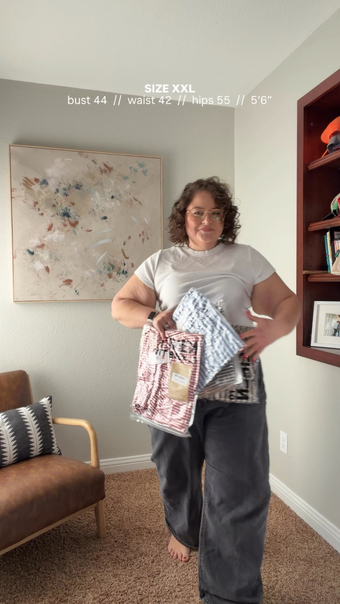 Top XL 
Jeans 20R 
All pull on pants XXL

bust 44  //  waist 42  //  hips 55  //  5’6” 

#LTKMidsize #LTKSeasonal #LTKPlusSize