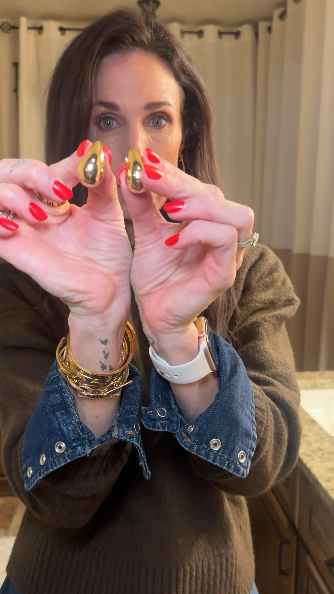 Jewelry that doesn’t tarnish and is under $20 sign me up 

#LTKFindsUnder50 #LTKgrwm #LTKU