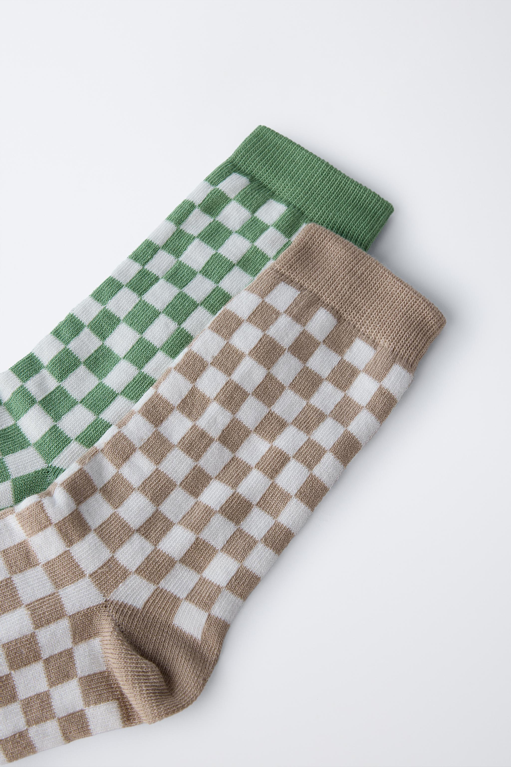 Pack of two pairs of socks with checkerboard print. | Zara US