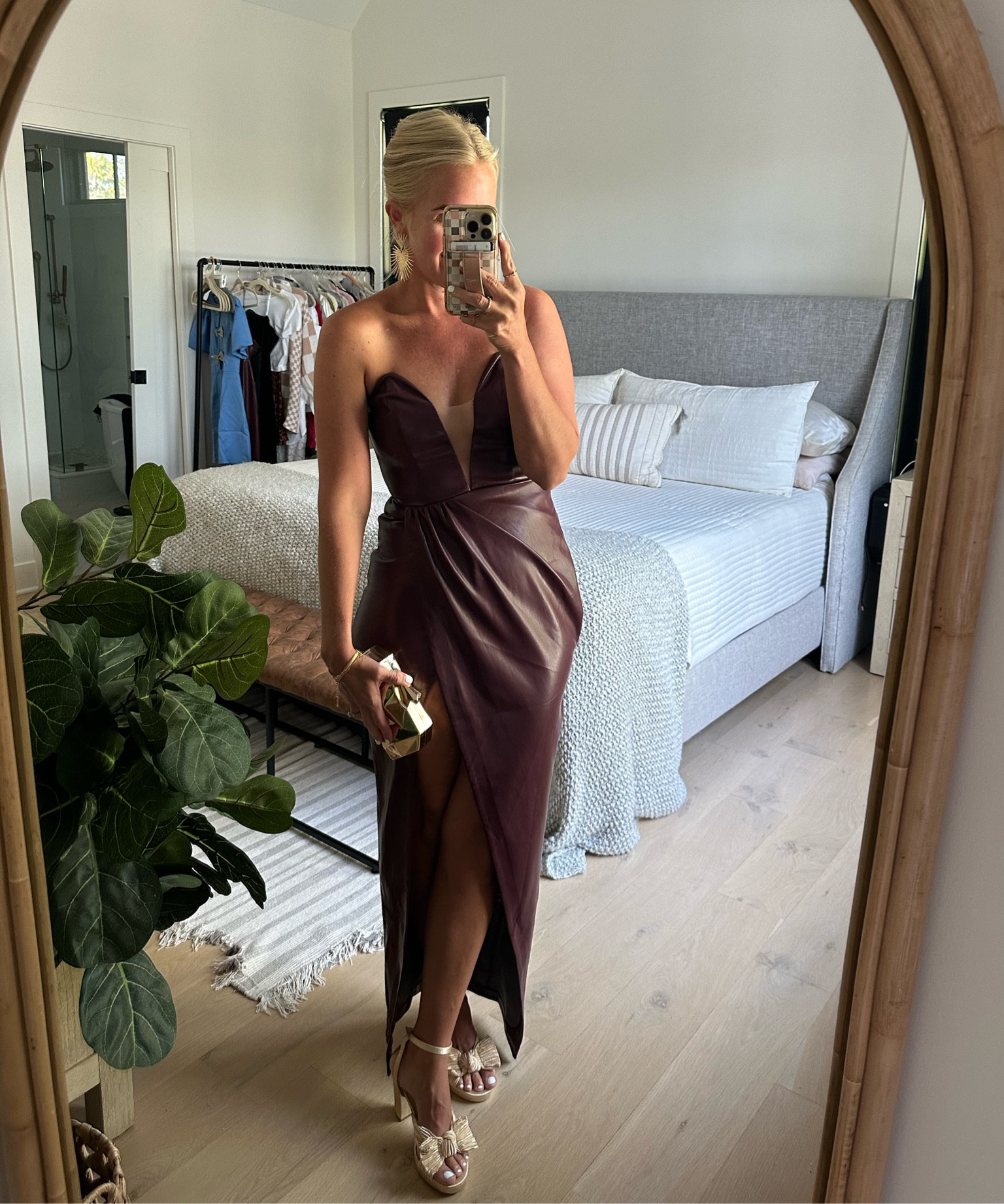 I didn’t end up wearing this dress to LTKCon but I still love it! It’s a faux leather in a pretty burgundy color. I sized down to an XS. 

#LTKFindsUnder100 #LTKWedding #LTKParties