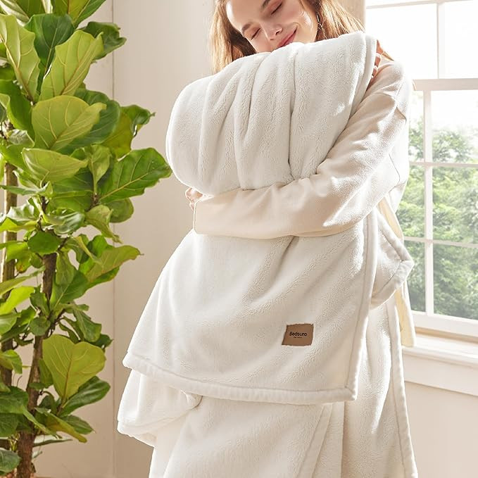 Bedsure Thick Heavy Warm Blankets for Winter, Soft Fleece Twin Blanket for Bed, GentleSoft Cozy F... | Amazon (US)