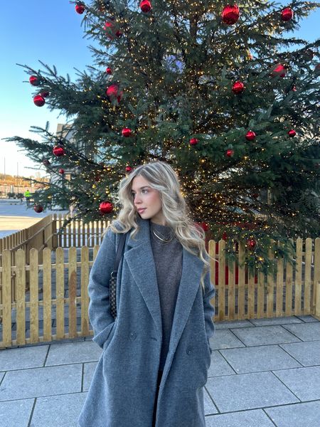 grey outfit ideas grey long coat
winter outfit ideas 

pinterest inspired outfit

#LTKCyberSaleUK #LTKGiftGuide #LTKstyletip