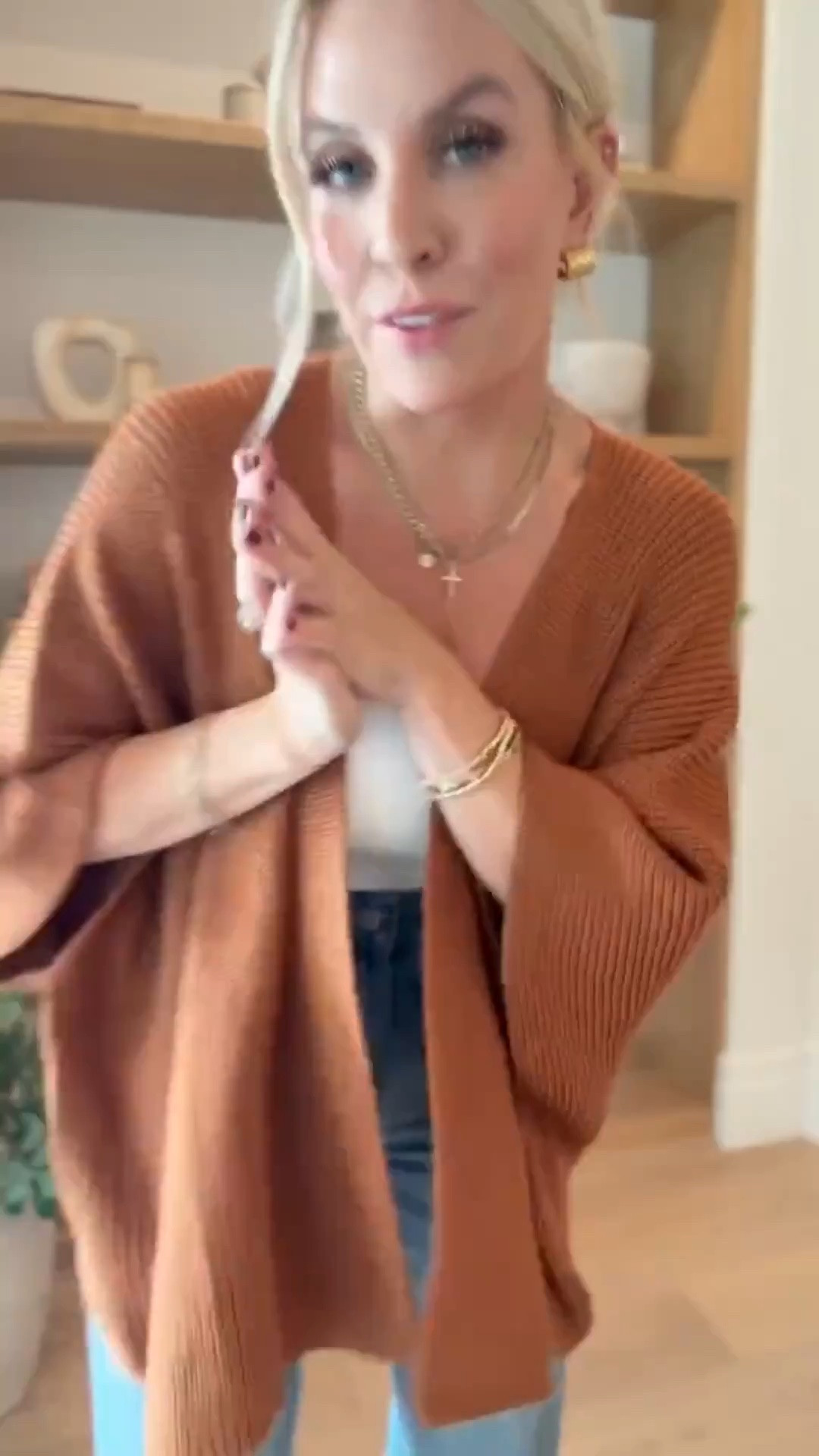 This is such a good throw and go cardigan for moms!

#LTKootd #LTKgrwm #LTKmomlife