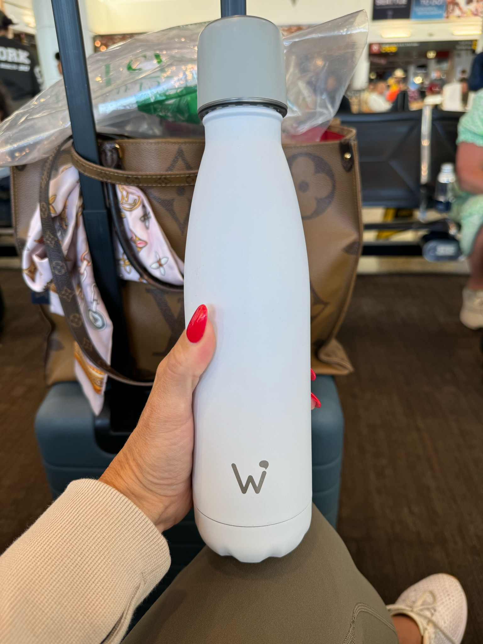 Grab our favorite smart water bottle for 30% off right now! 

**also available in black

#LTKActive #LTKSaleAlert #LTKFitness