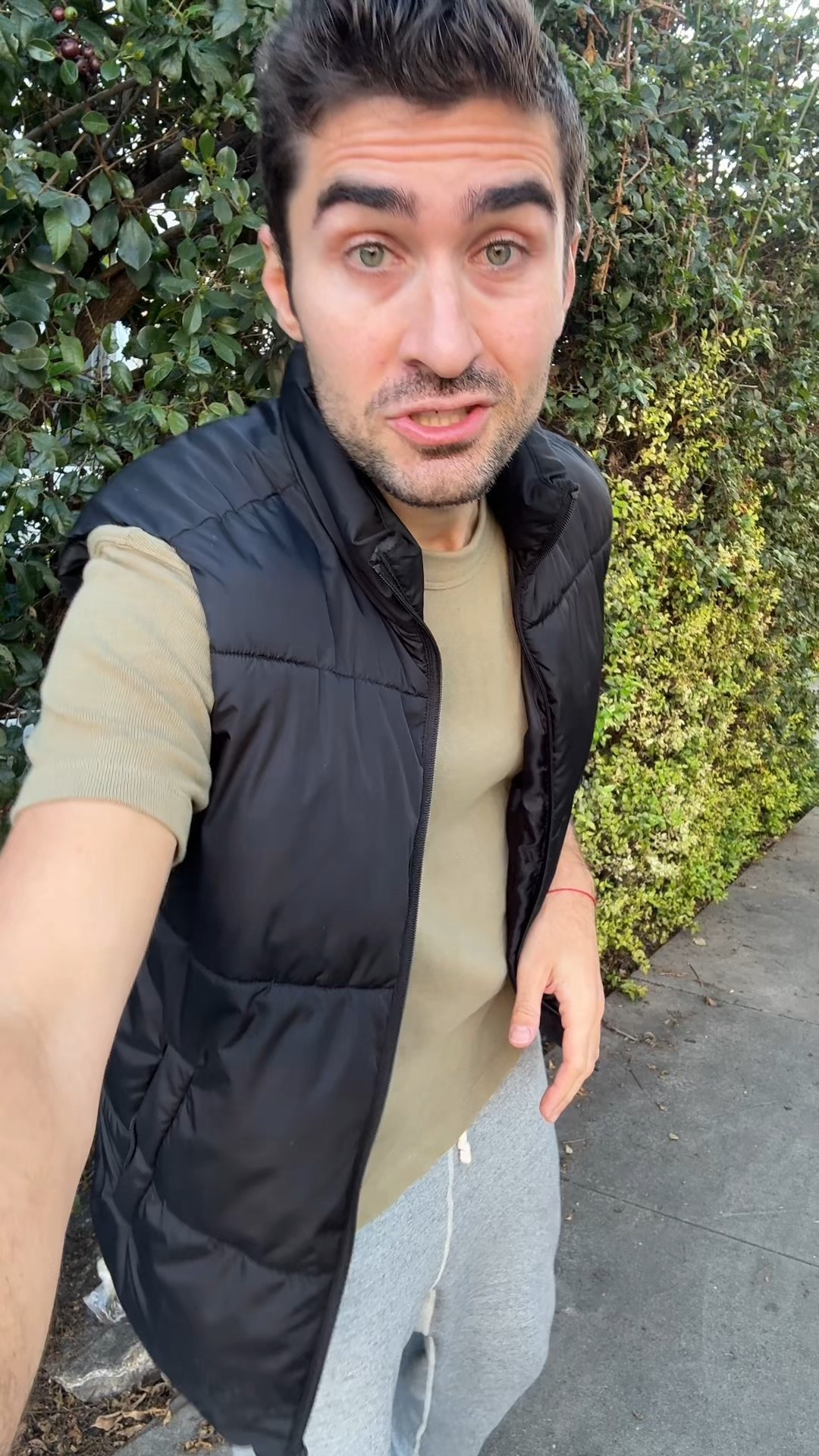 Love these puffer vests from Old Navy! Get them on Black Friday!