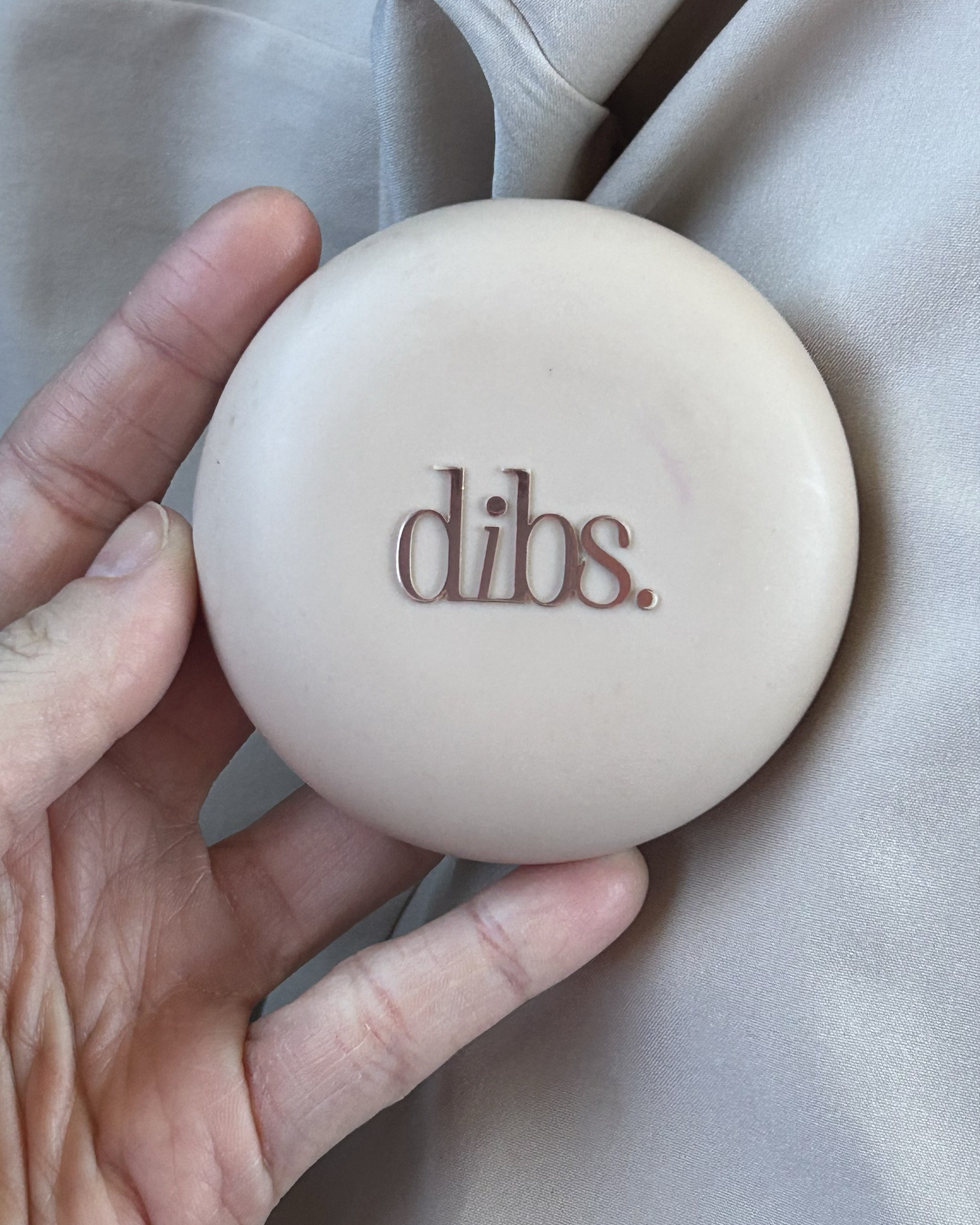 Dibs Beauty

My favorite makeup powder! 

#LTKFindsUnder100 #LTKBeauty