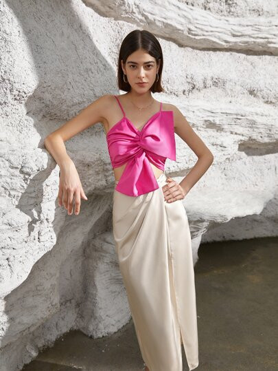 Twist Front Cami Top
   SKU: sw2205253772991757      
          (19 Reviews)
            US$16.00... | SHEIN