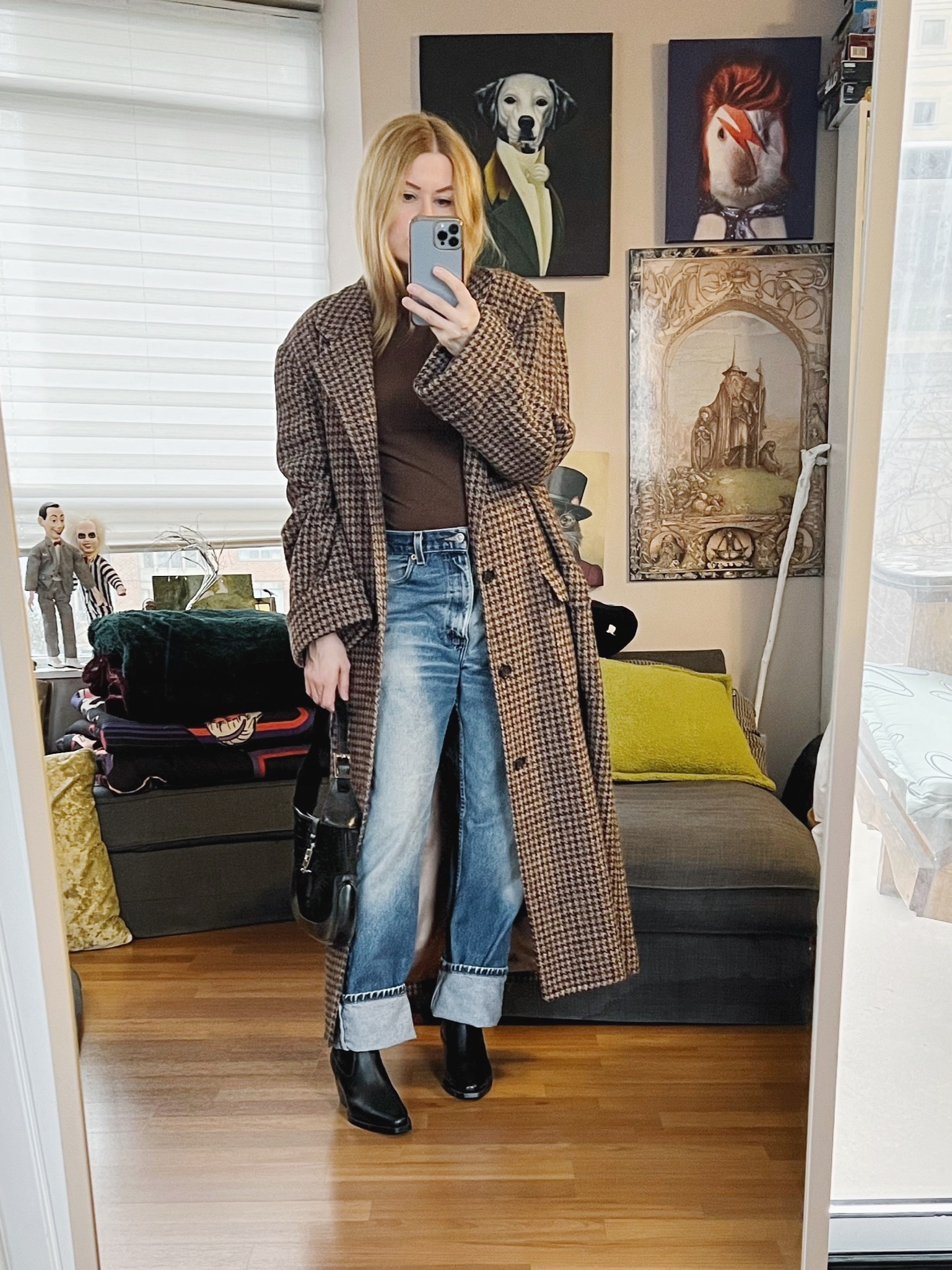 My 90s minimalist vibe today. A 90s Ralph Lauren coat paired with 90s Levi’s, a 90s Gucci bag, a Gap turtleneck and Zara boots.
Coat, jeans, bag all vintage.

.  #winterlook  #torontostylist #StyleOver40  #90sminimalism #secondhandFind #fashionstylist #slowfashion #vintageralphlauren #FashionOver40  #vintagegucci #vintagelevis #MumStyle #genX #genXStyle #shopSecondhand #genXInfluencer #genXblogger #secondhandDesigner #Over40Style #40PlusStyle #Stylish40

#LTKstyletip #LTKover40 #LTKitbag