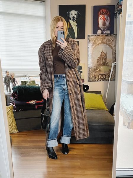 My 90s minimalist vibe today. A 90s Ralph Lauren coat paired with 90s Levi’s, a 90s Gucci bag, a Gap turtleneck and Zara boots.
Coat, jeans, bag all vintage.

.  #winterlook  #torontostylist #StyleOver40  #90sminimalism #secondhandFind #fashionstylist #slowfashion #vintageralphlauren #FashionOver40  #vintagegucci #vintagelevis #MumStyle #genX #genXStyle #shopSecondhand #genXInfluencer #genXblogger #secondhandDesigner #Over40Style #40PlusStyle #Stylish40

#LTKstyletip #LTKover40 #LTKitbag