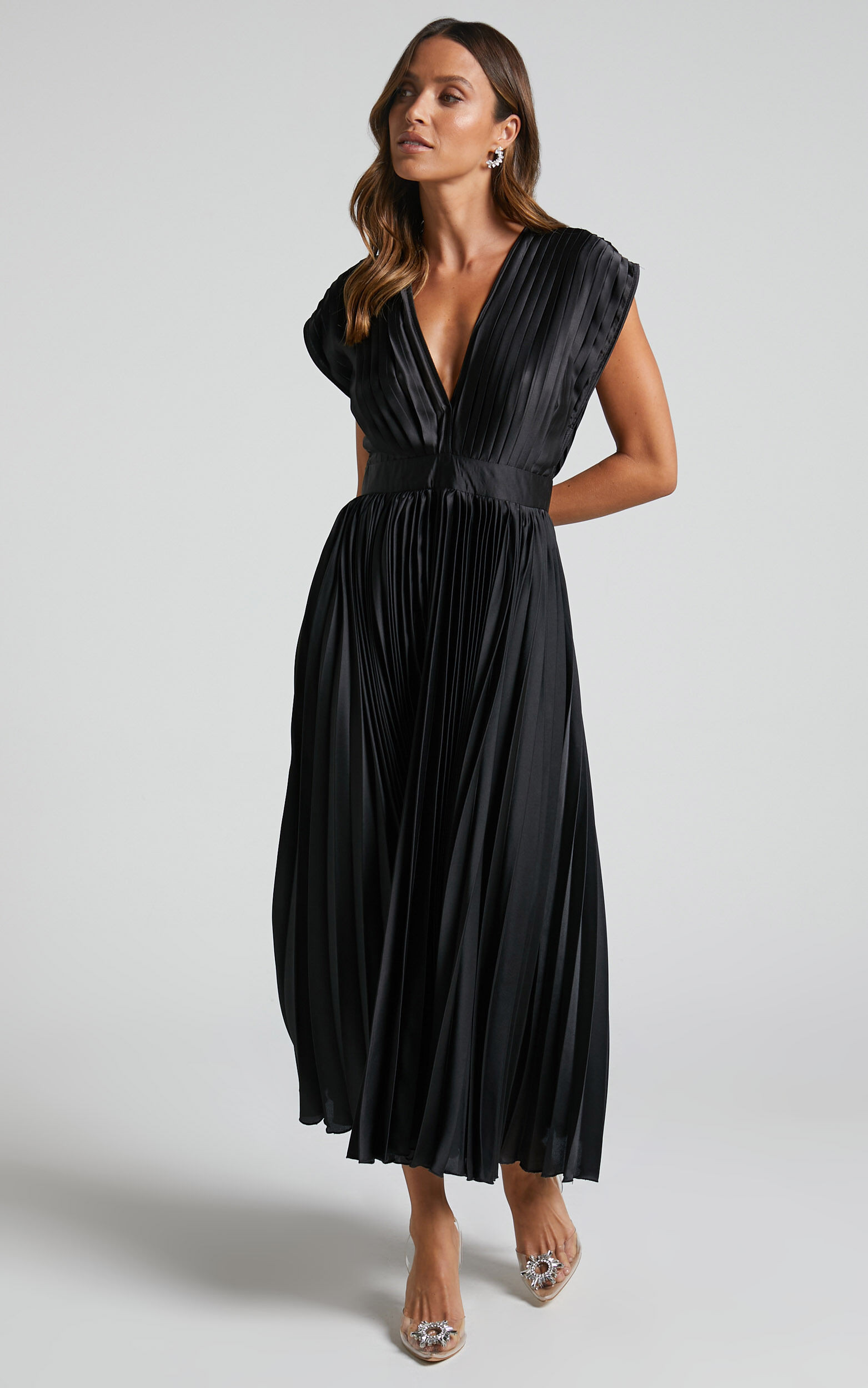 Della Midi Dress - Plunge Neck Short Sleeve Pleated Dress in Black | Showpo (US, UK & Europe)