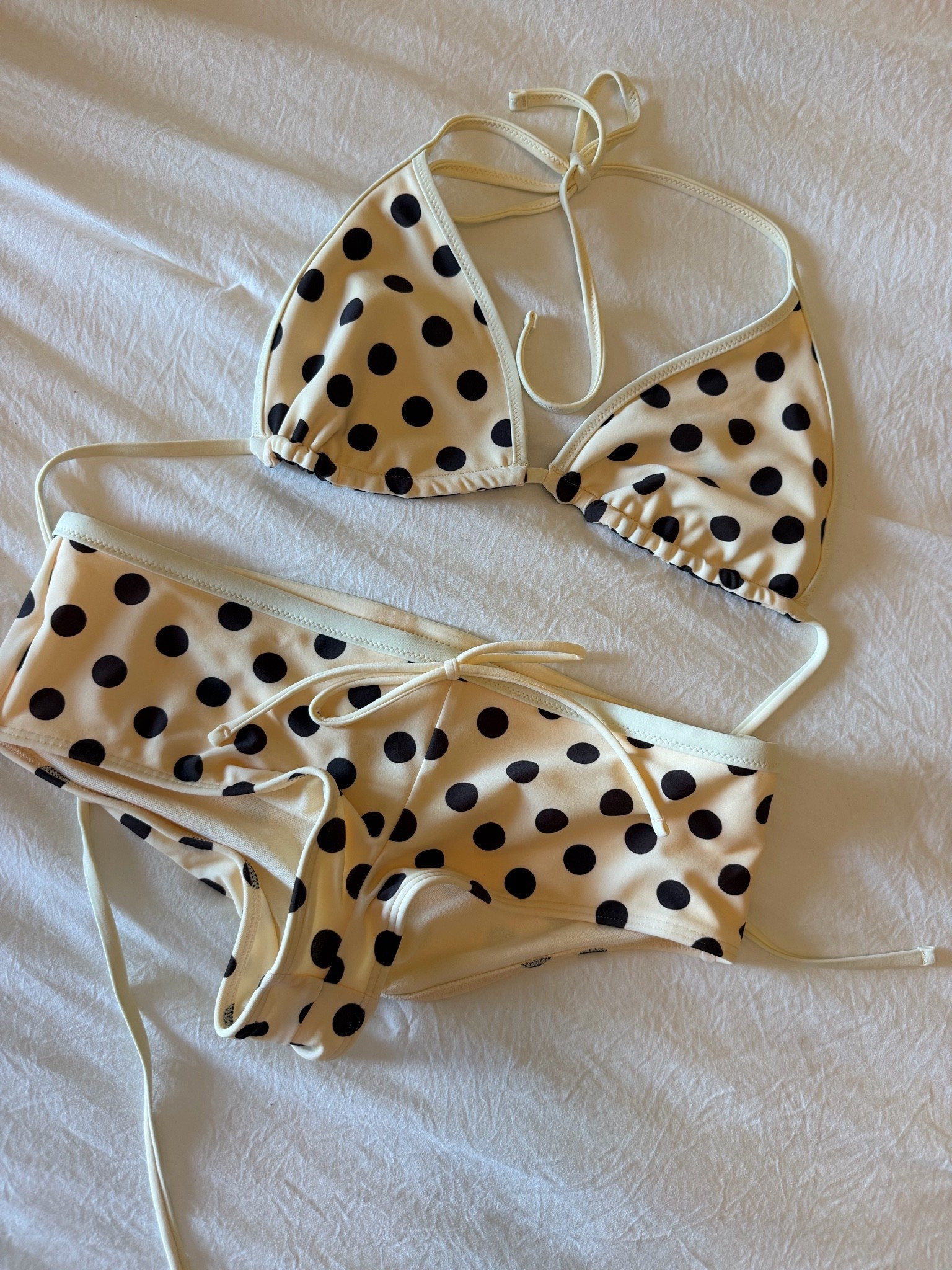 Hollister yellow and brown polka dot bikini 🍯🧸✨🤎☀️

#LTKootd #LTKSwim
