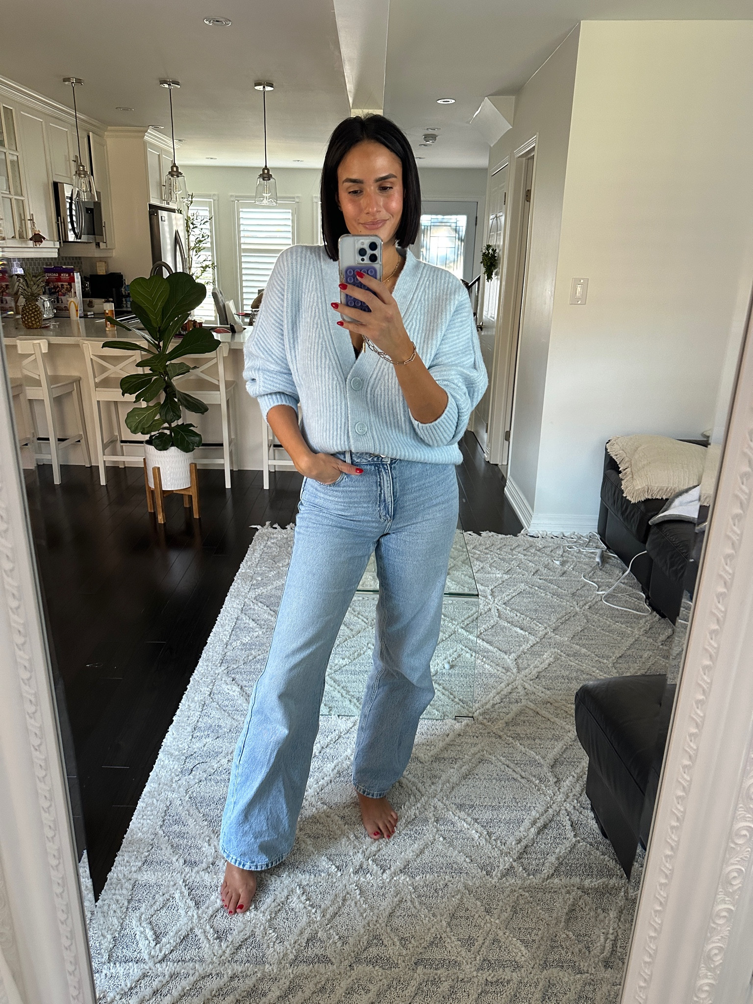 Size medium cardigan 
Size 28 jeans 

#LTKstyletip #LTKSeasonal