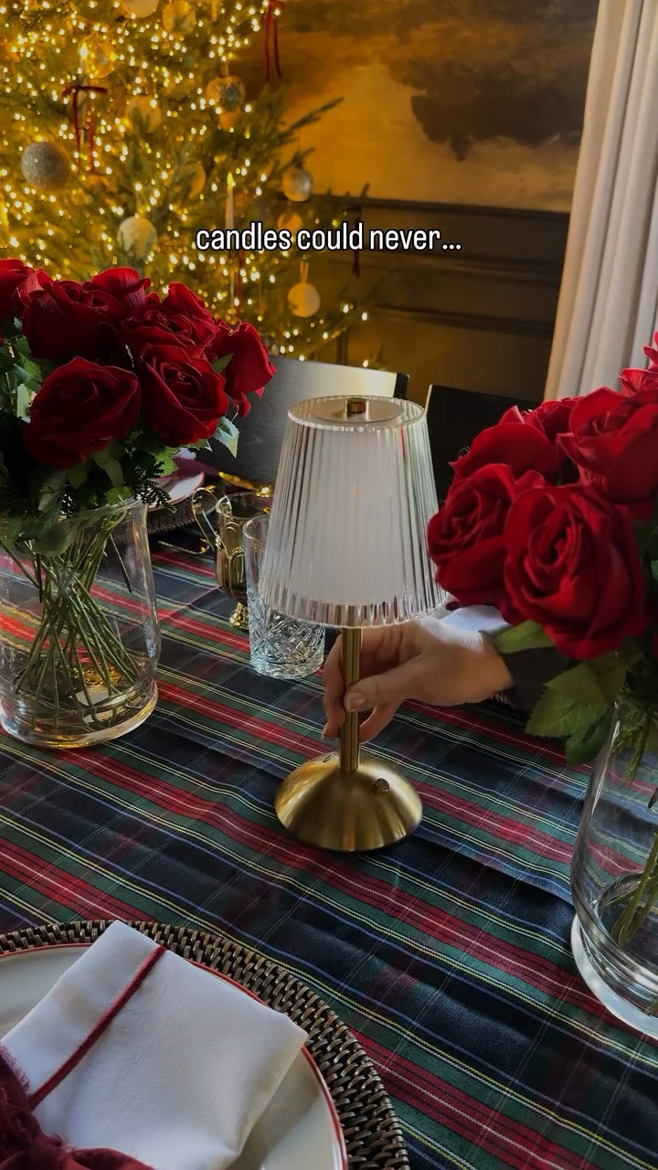 Dining table lamps are a whole mood! ✨ 

Aaaaand these don’t have the house fire risk or melt wax everywhere or require AA batteries. They have 3 color settings + dimming function + rechargeable!



#christmastable #christmascenterpiece #holidaytable

#LTKHoliday