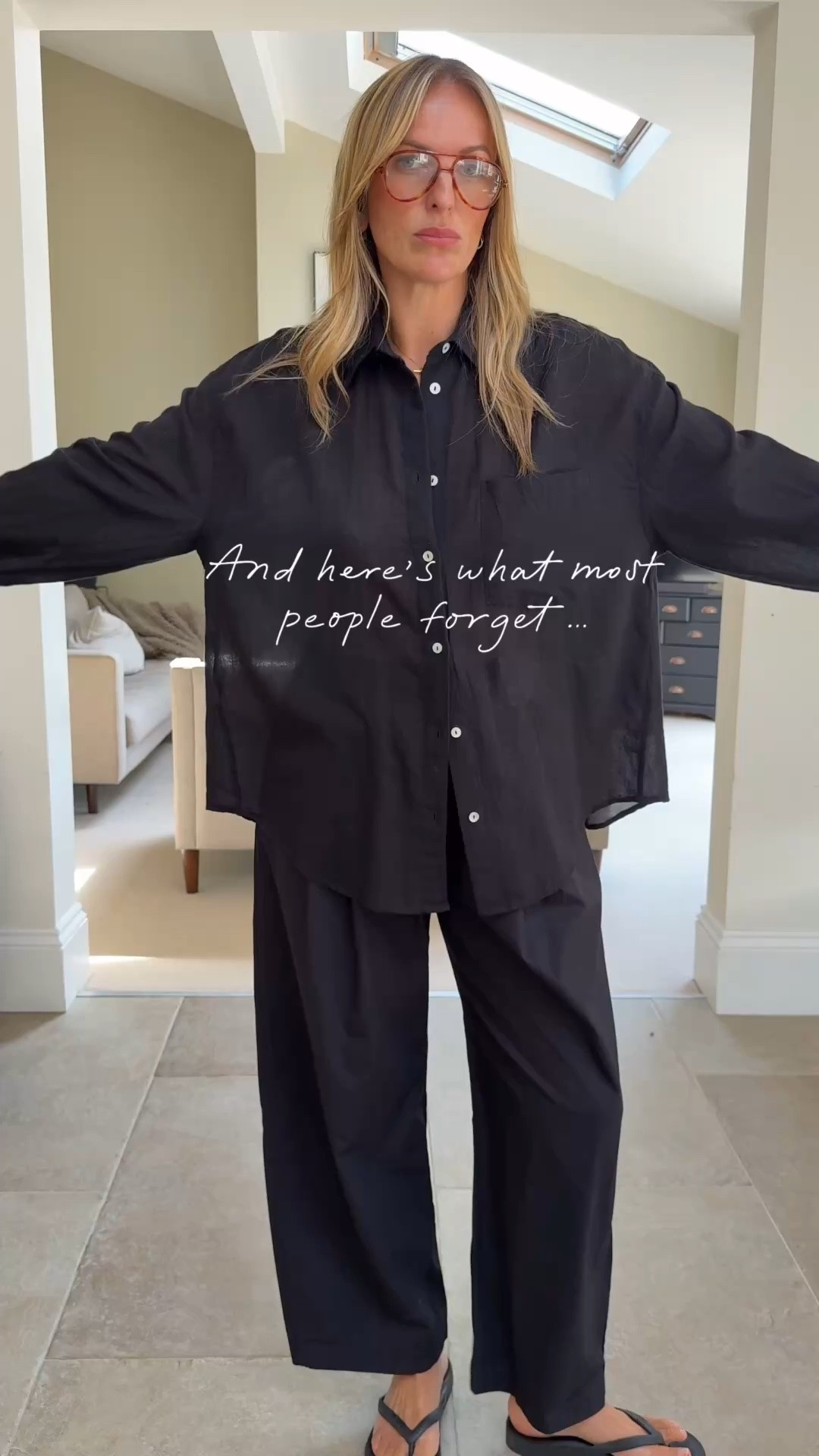 Always the little tweaks that make all the difference 😉 

Styling those loose cotton trousers again today with a loose fit shirt . Reducing some of the volume and making sure some skin is shown to make sure it’s not overwhelming me. 
Then of course adding a few accessories

#LTKsummer #LTKstyletip #LTKworkwear