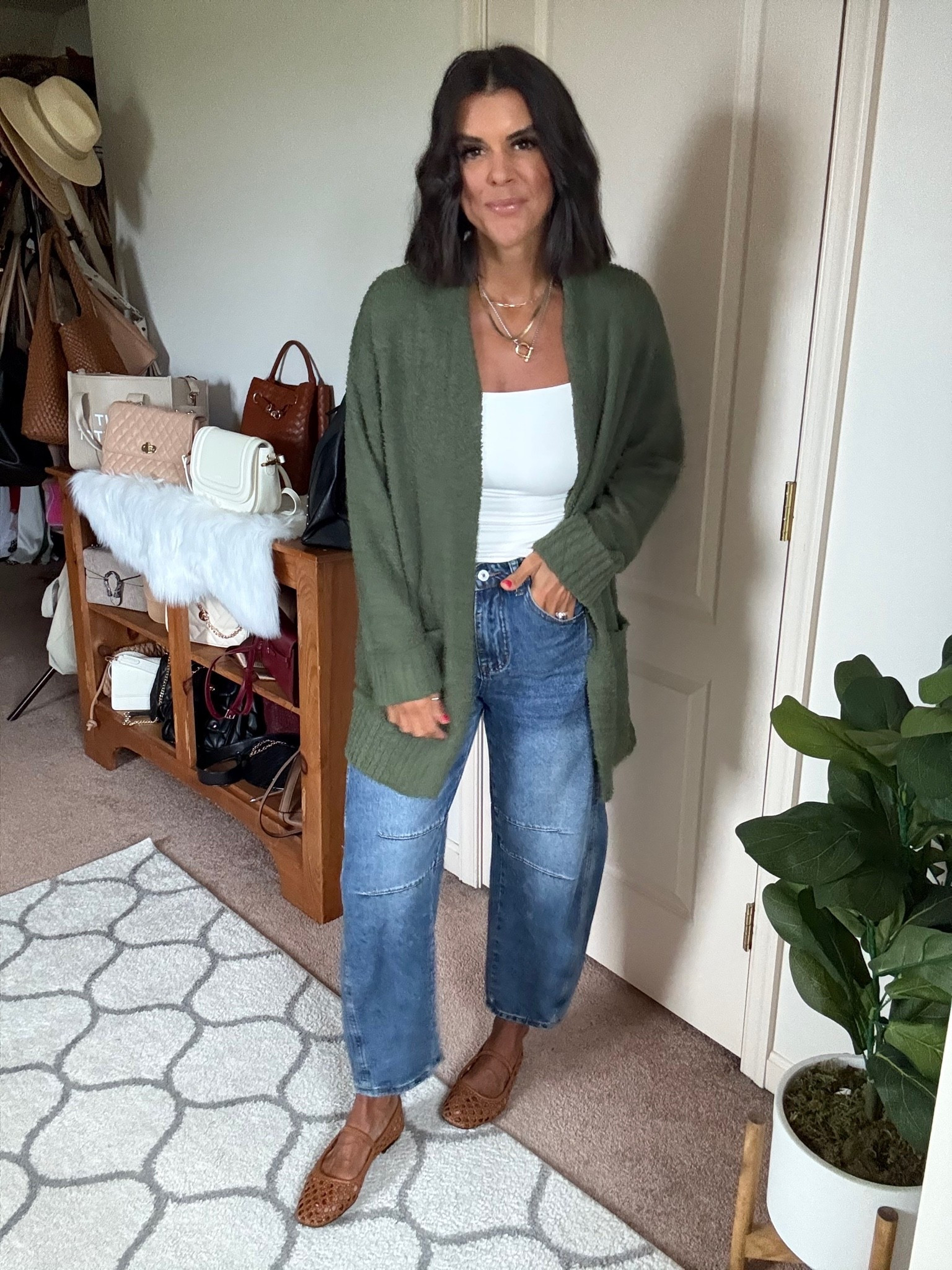 Size small in tank and sweater size 2 in jeans

#LTKgrwm #LTKmomlife #LTKdayinmylife