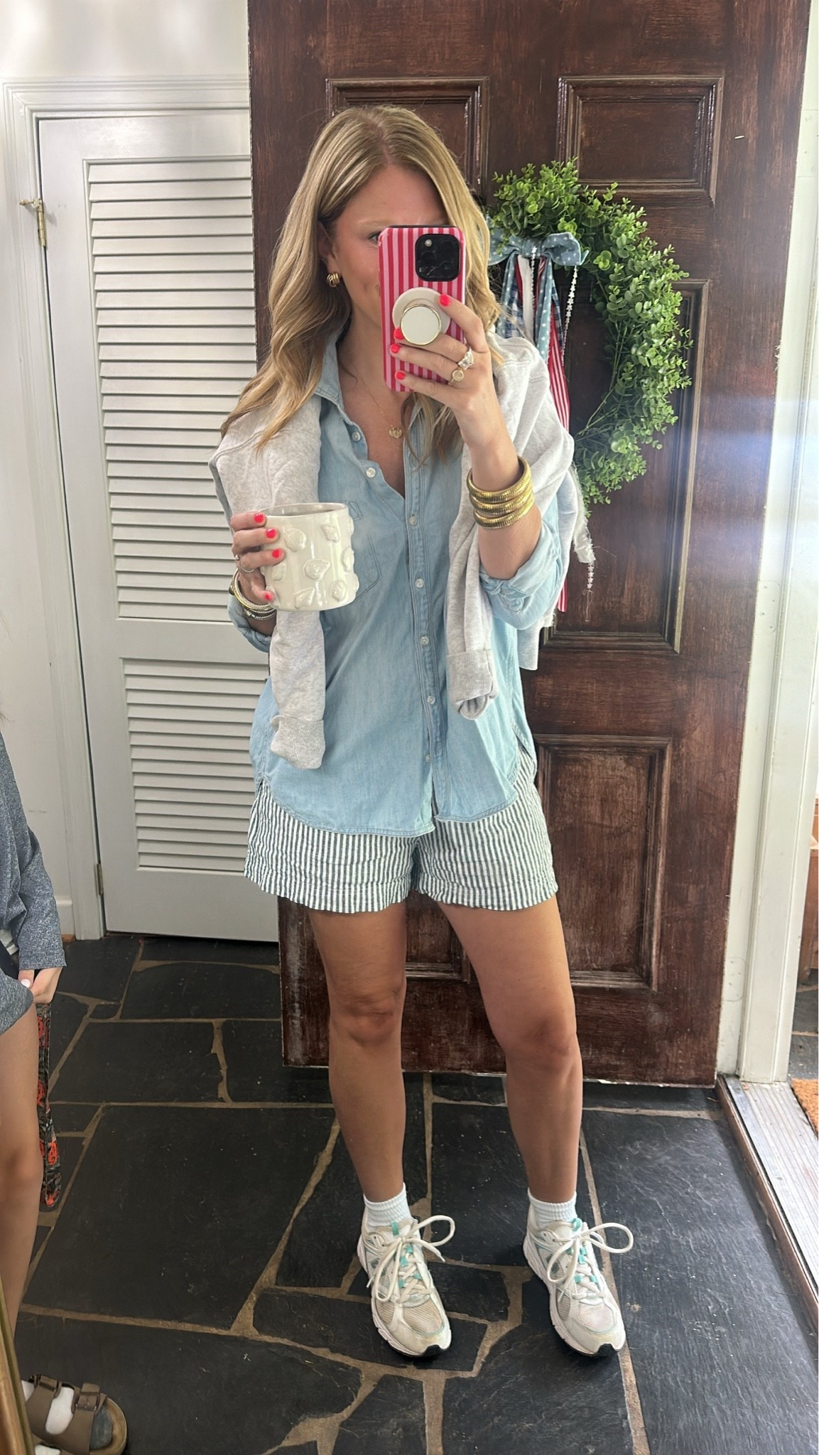 Ootd, all from old navy and on major sale! In a M in the shorts and L in the top.