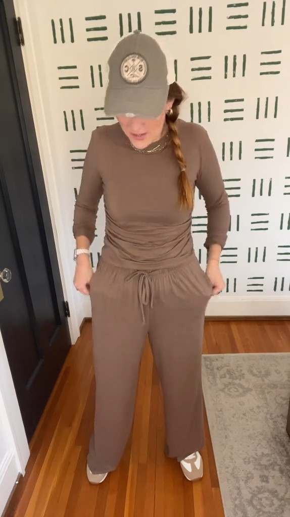 Lounge set. Lounge wear. Comfy style. Comfy outfits. Loungewear style. Loungewear. Athleisure  

#LTKOver40 #LTKActive