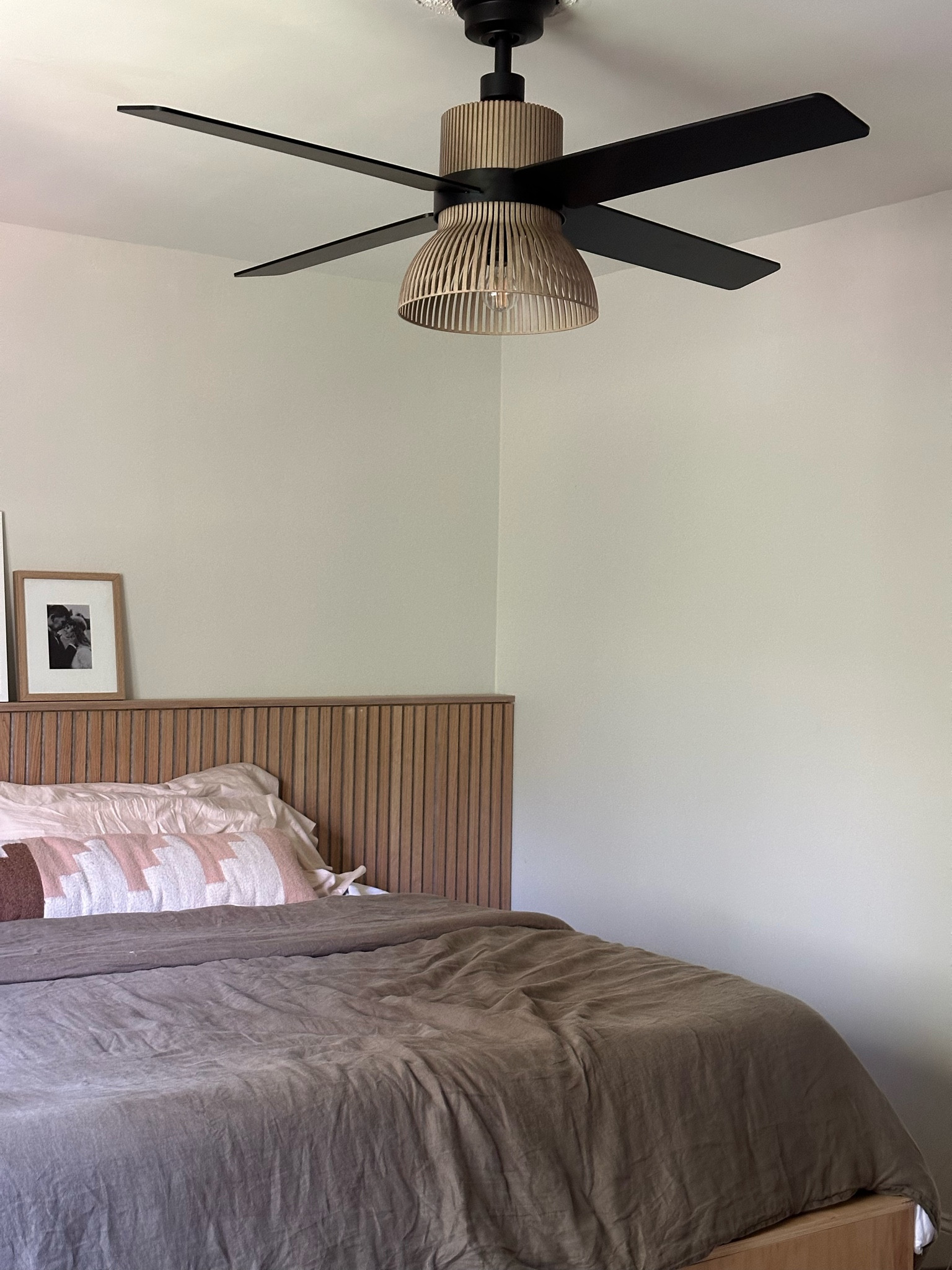 The cutest aesthetic ceiling fan! #bedroomfan #scandinavianinterior #nordicinteriors

#LTKHome