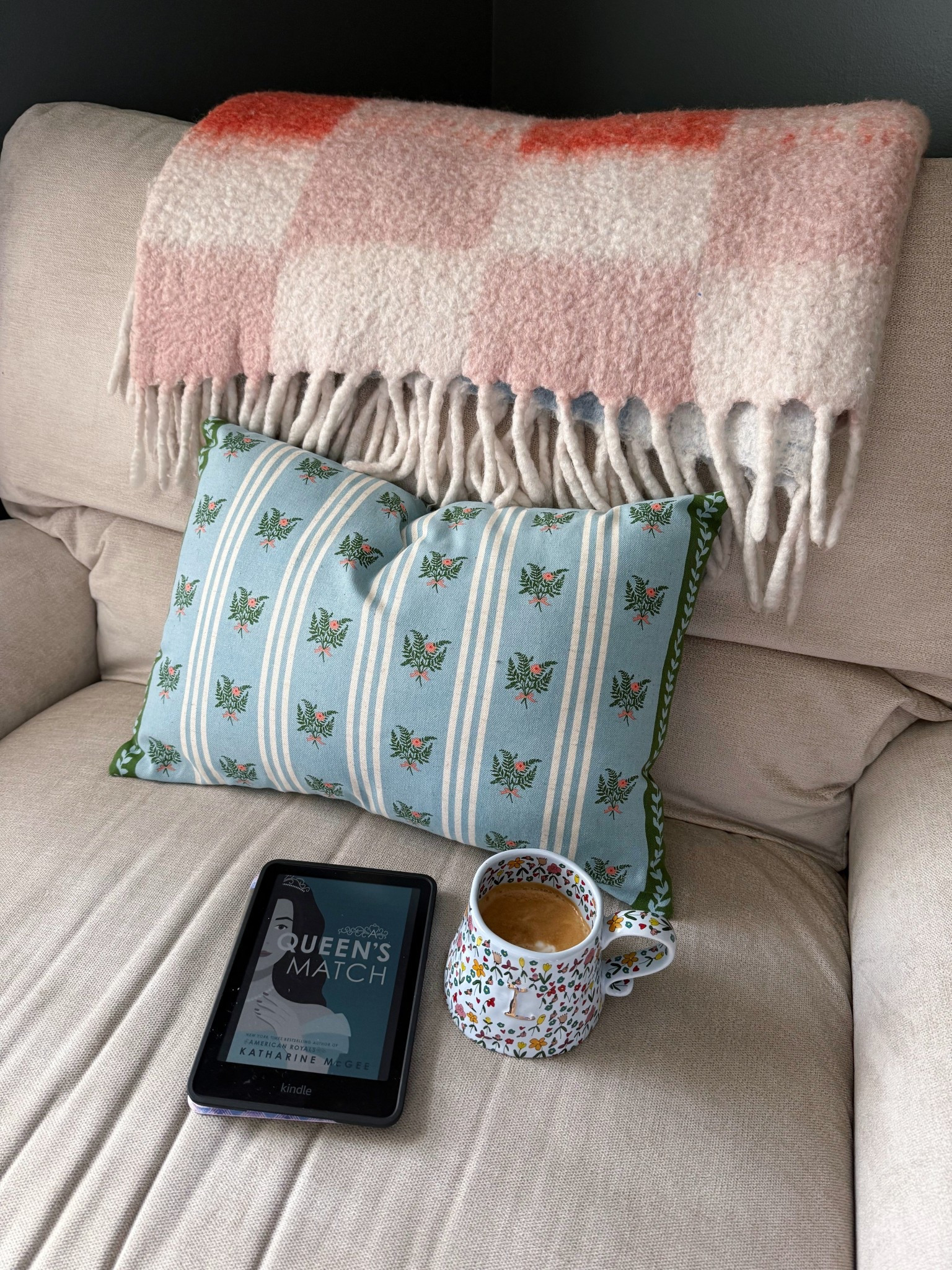 Blanket is old & chair is LazyBoy 💐❄️