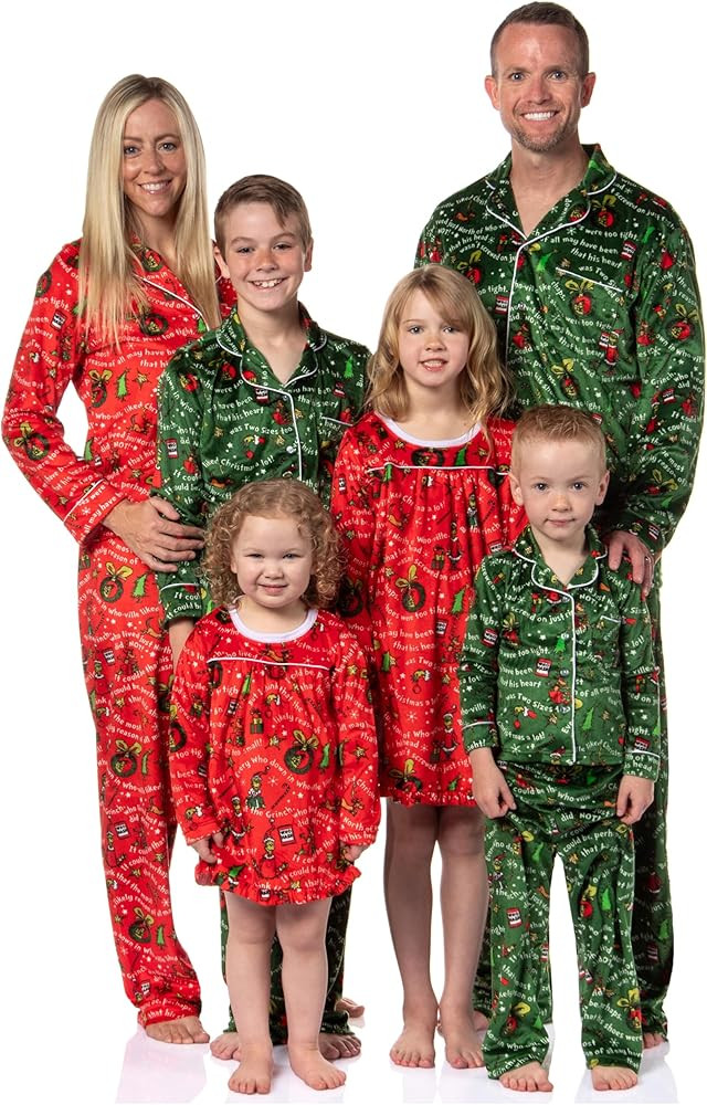 Dr. Seuss How GRINCH Stole Christmas Mens' Tossed Print Notch Collar Sleep Pajama Set | Amazon (US)