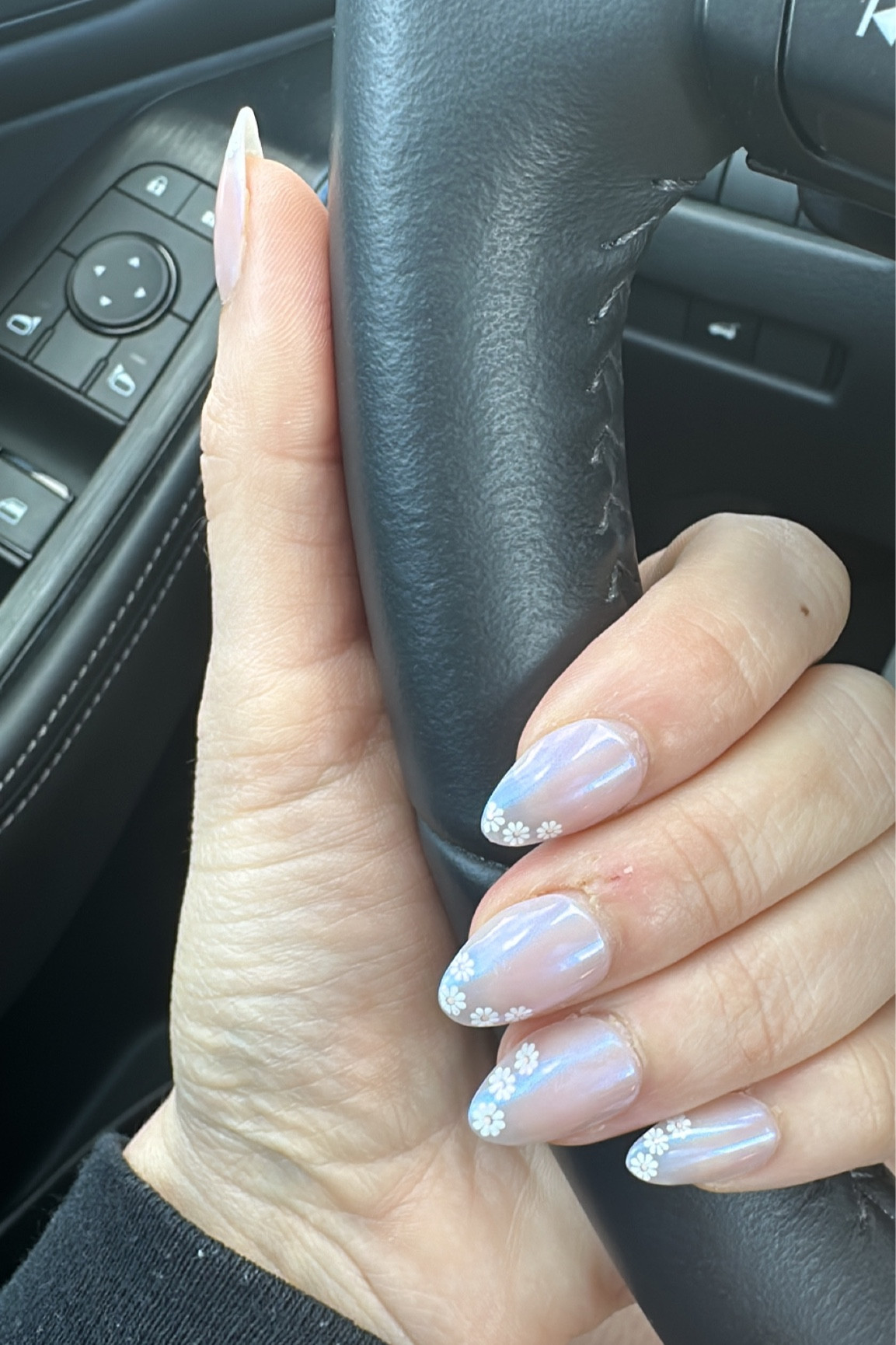 Love these springy nails 💕🌼

#LTKbeauty #LTKstyletip