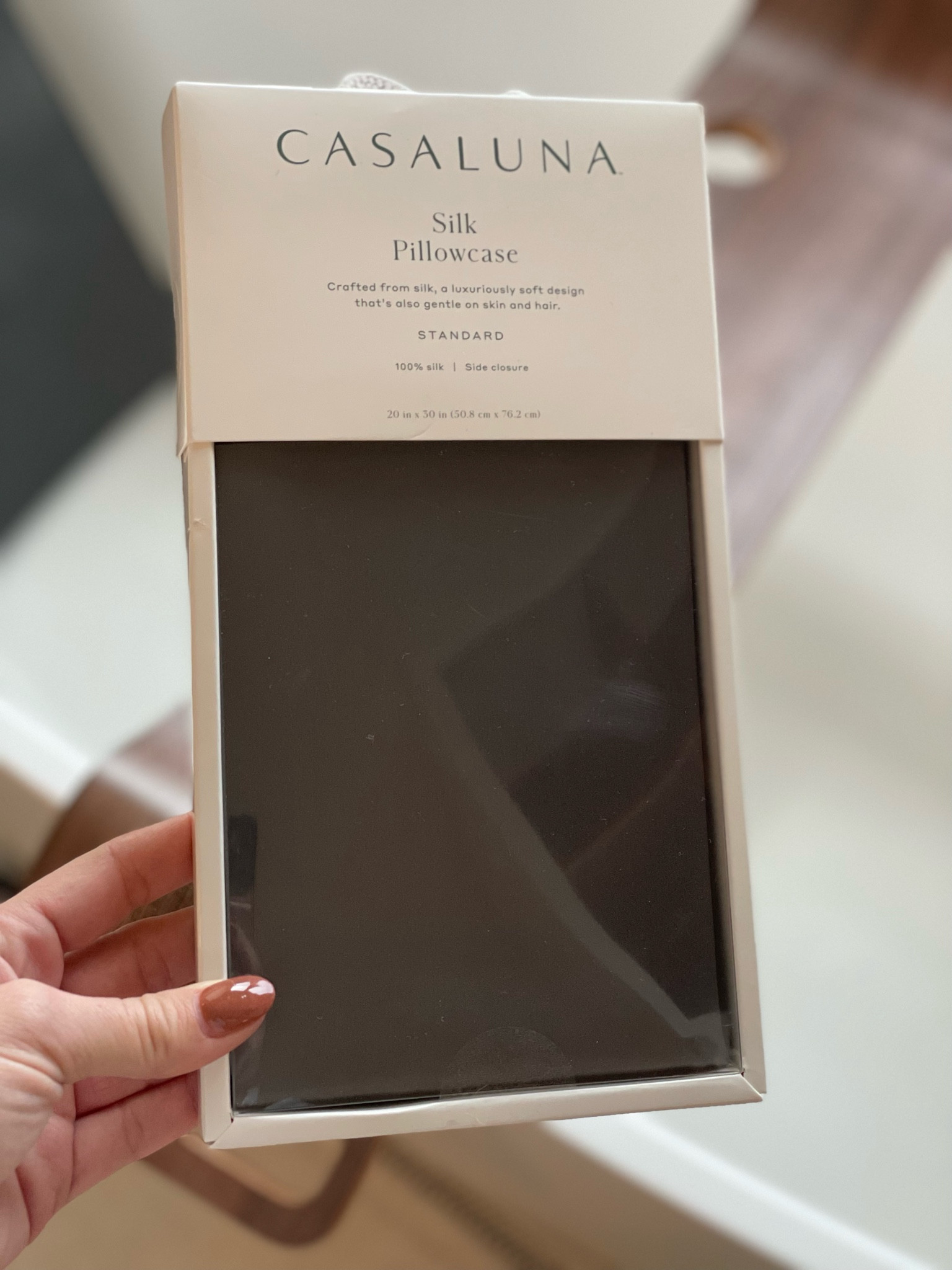 Silk Pillow Case

The smooth texture allows the fabric to glide against your hair cuticles, producing less friction than coarser fabrics that are more likely to snag hair. While silk does not outright prevent bedhead, the reduced friction can result in less tangling, frizziness, and breakage.

#LTKsalealert #LTKbeauty