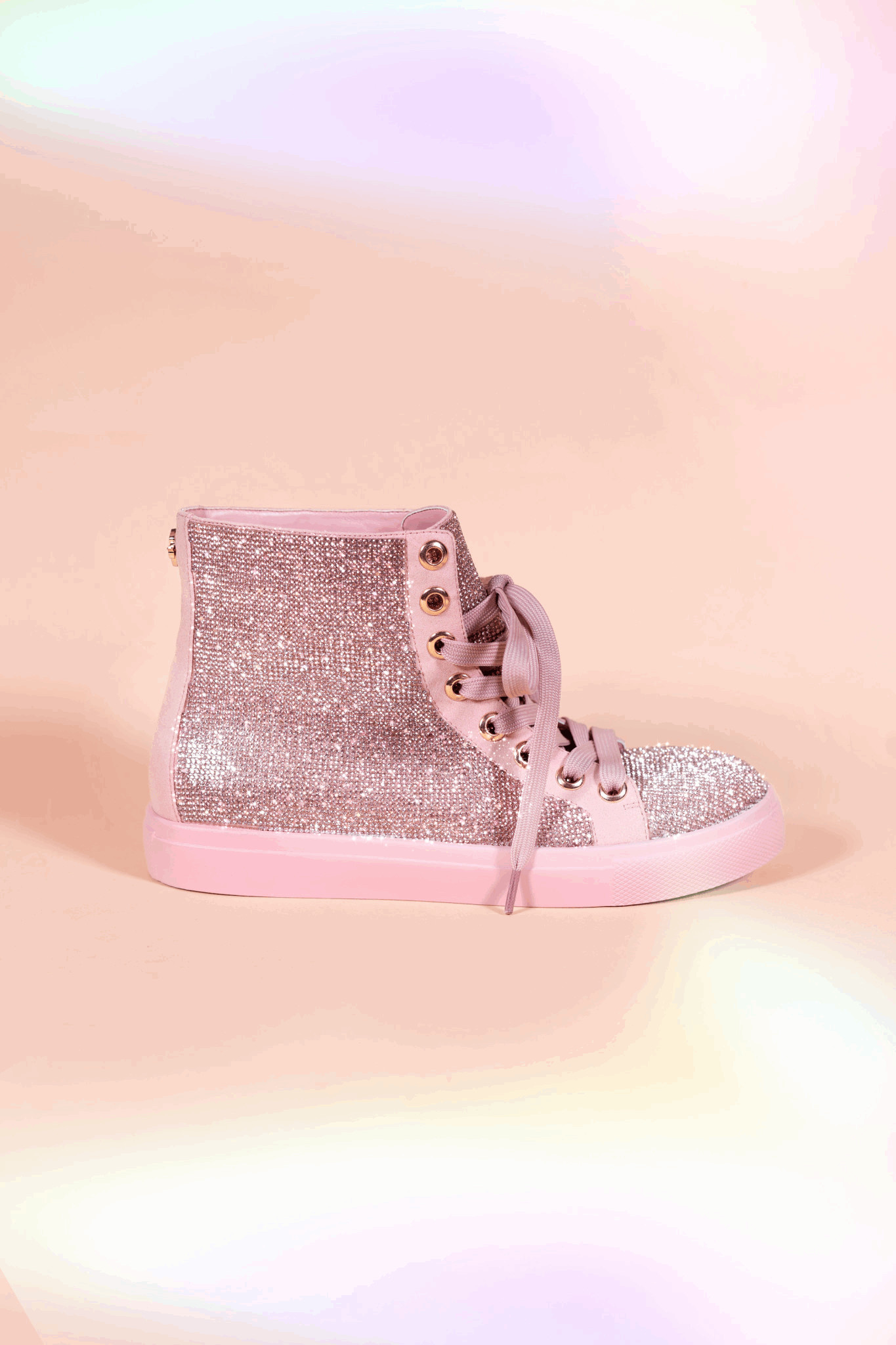 Throw Shine, Not Shade | She Is Cheval