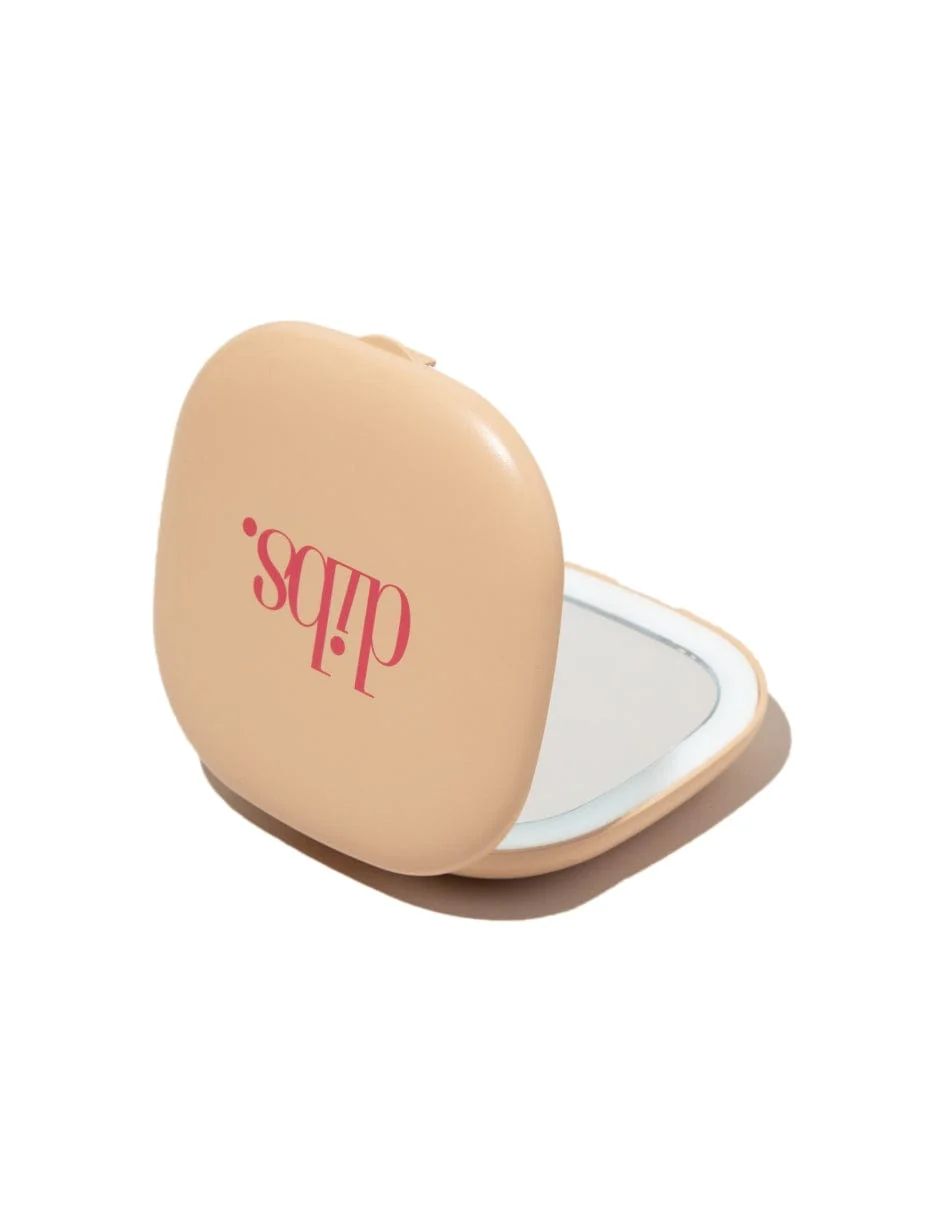 DIBS LED Compact Mirror

        
        
        Rechargeable + magnifying | DIBS Beauty
