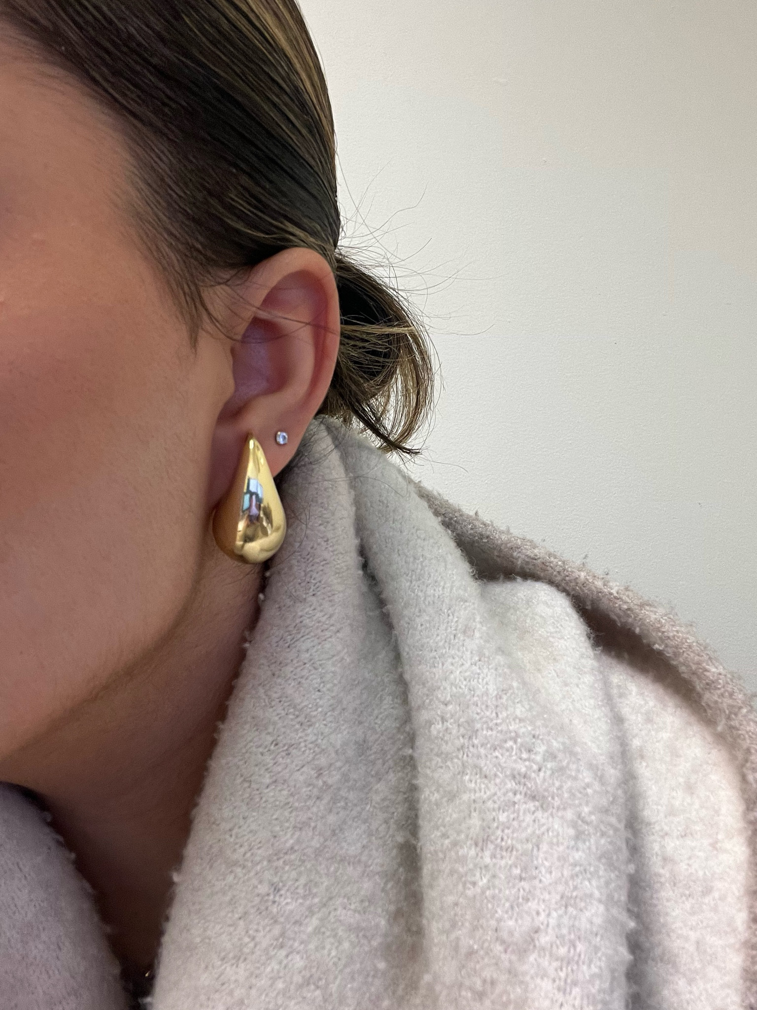 The cutest earrings ever!! 


#LTK #LTKCyberWeek #LTKGiftGuide #LTKSeasonal #LTKHoliday #LTKfindsunder50 #bottegadupe #goldearrings #amazonfind 